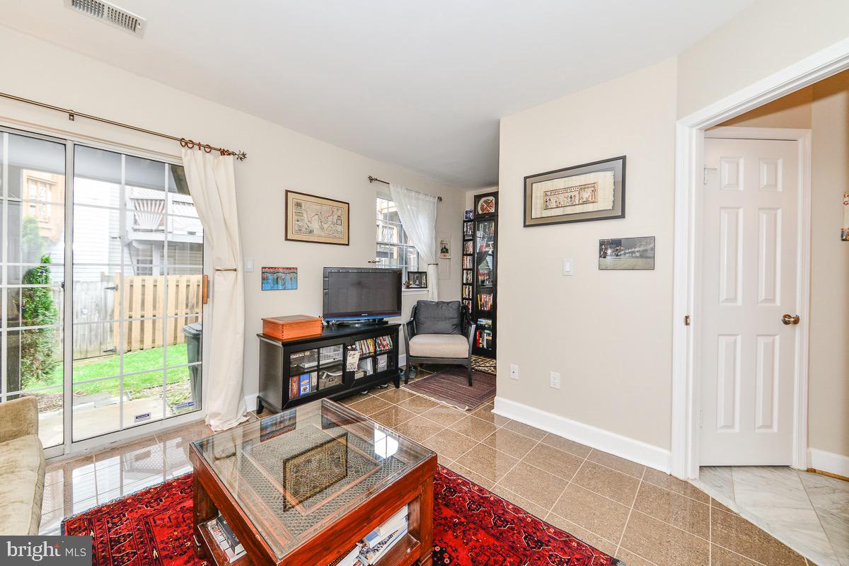 LAND OF HERBERT - Residential Lease