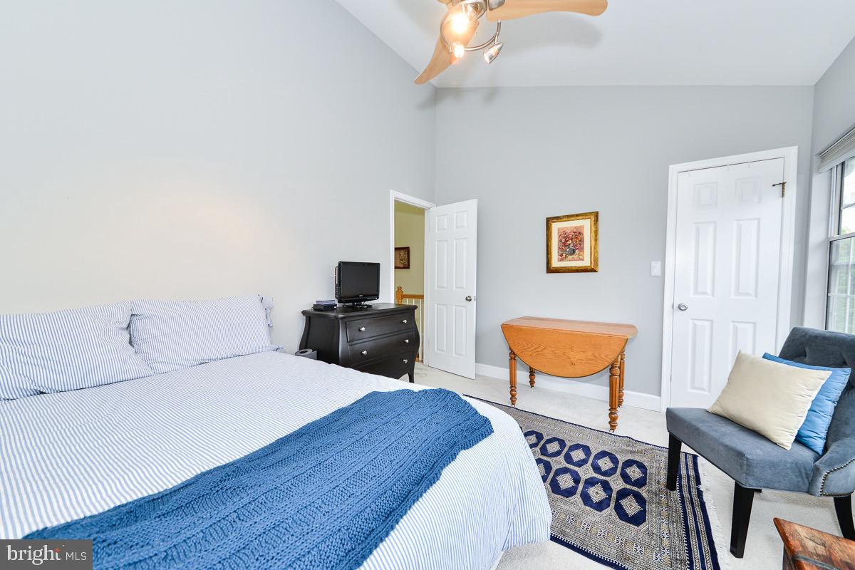 LAND OF HERBERT - Residential Lease