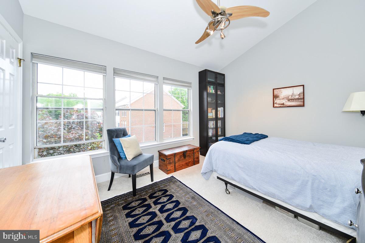 LAND OF HERBERT - Residential Lease