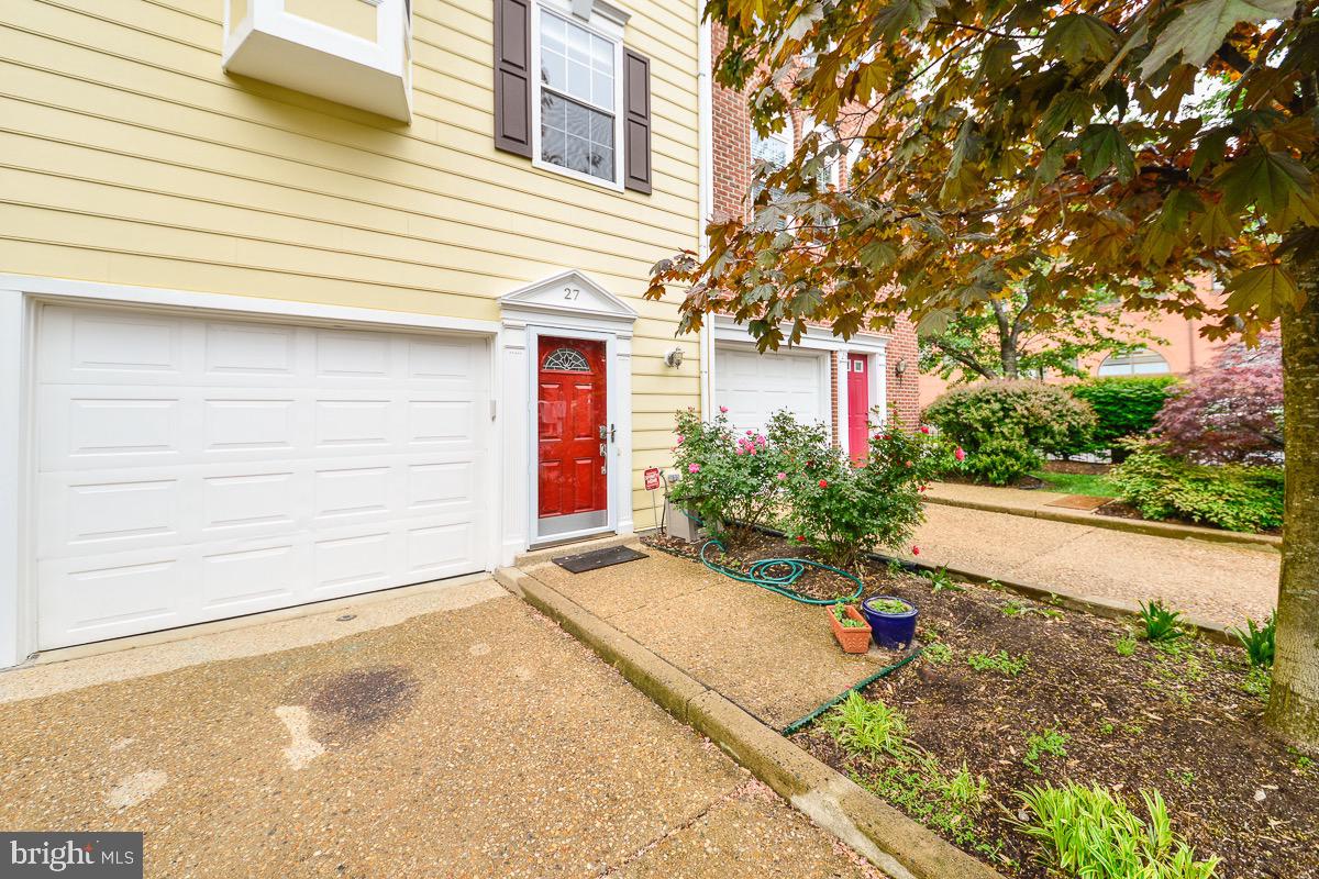 LAND OF HERBERT - Residential Lease