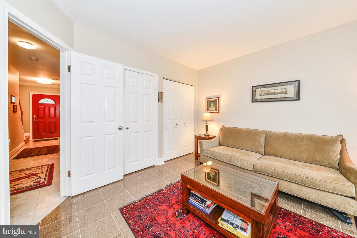 LAND OF HERBERT - Residential Lease