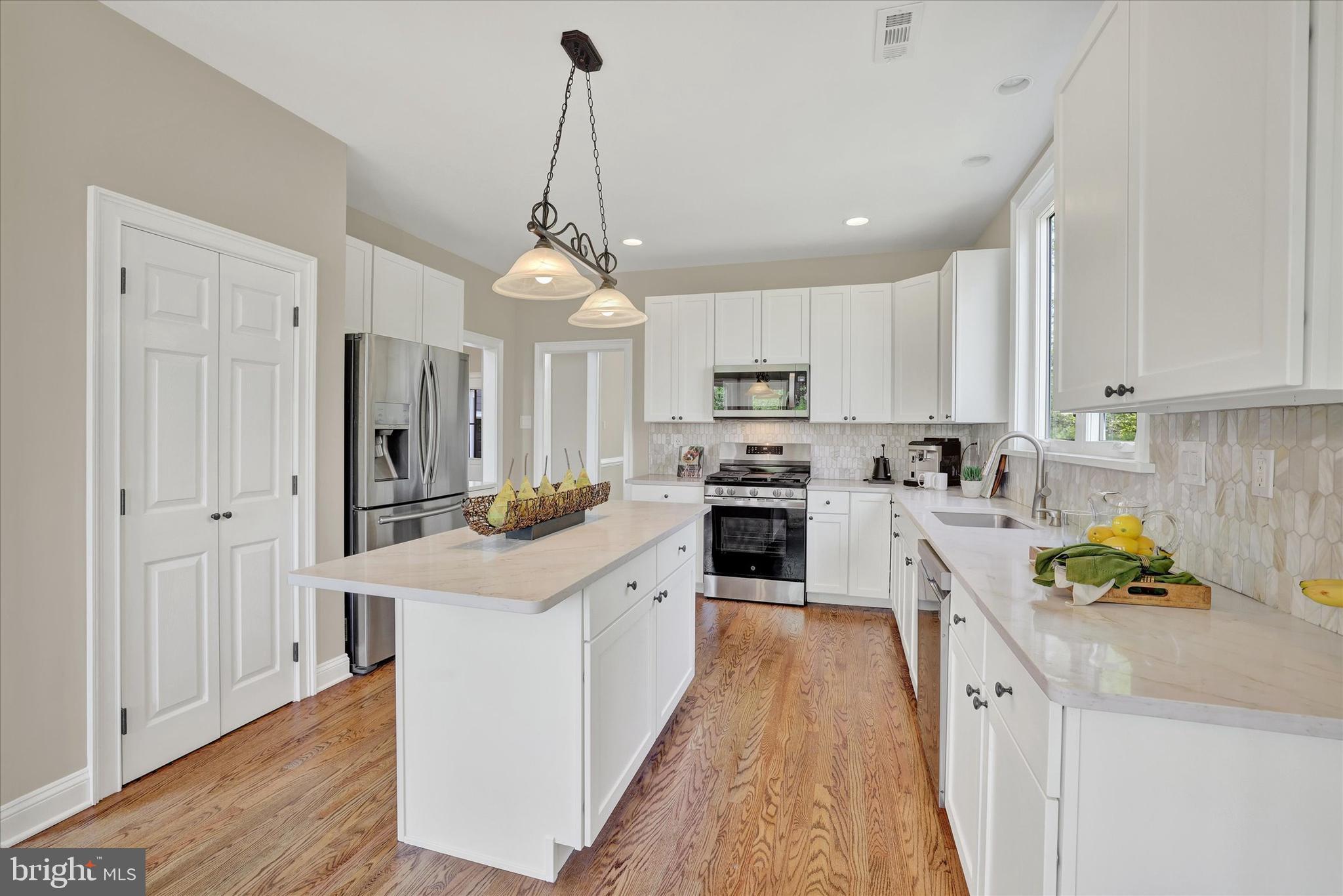 THE ESTATES AT RIV - Residential