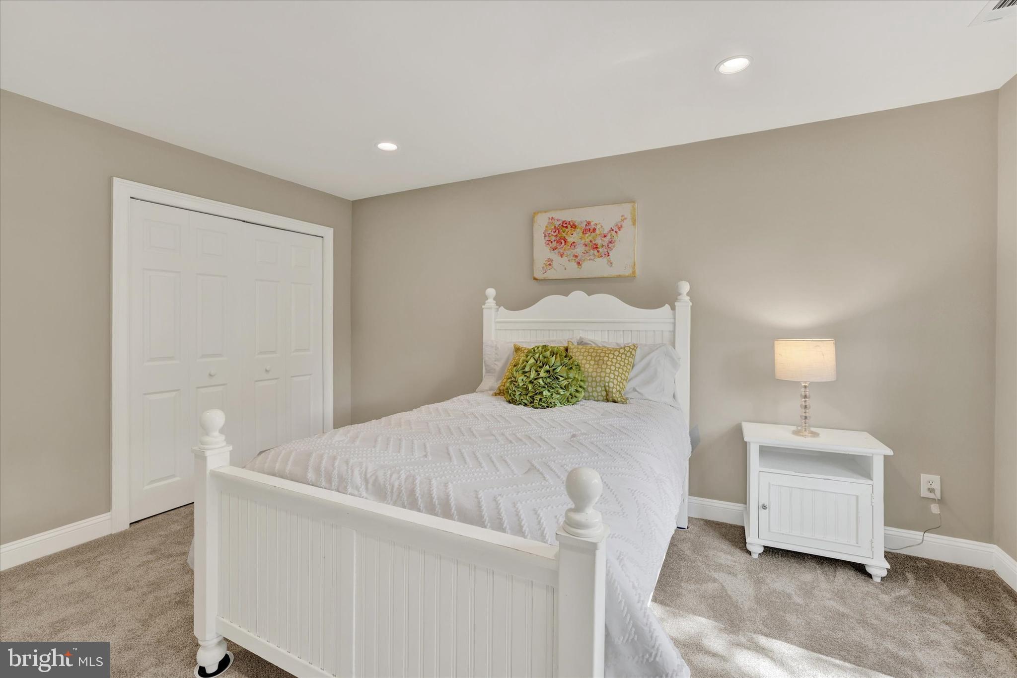 THE ESTATES AT RIV - Residential