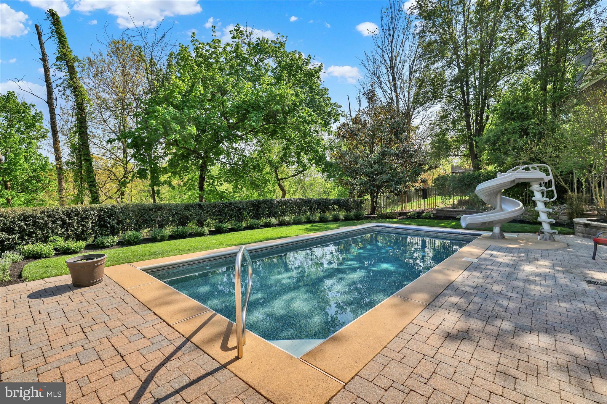 THE ESTATES AT RIV - Residential