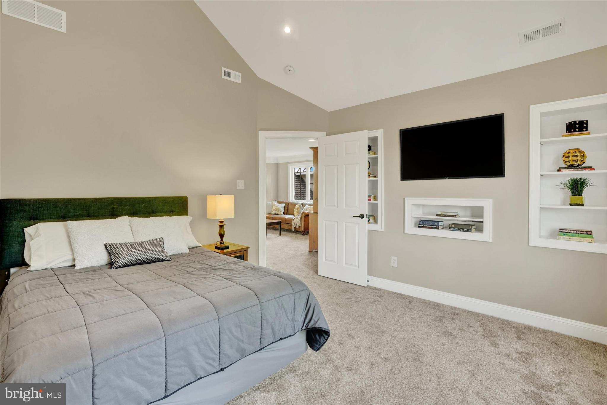 THE ESTATES AT RIV - Residential