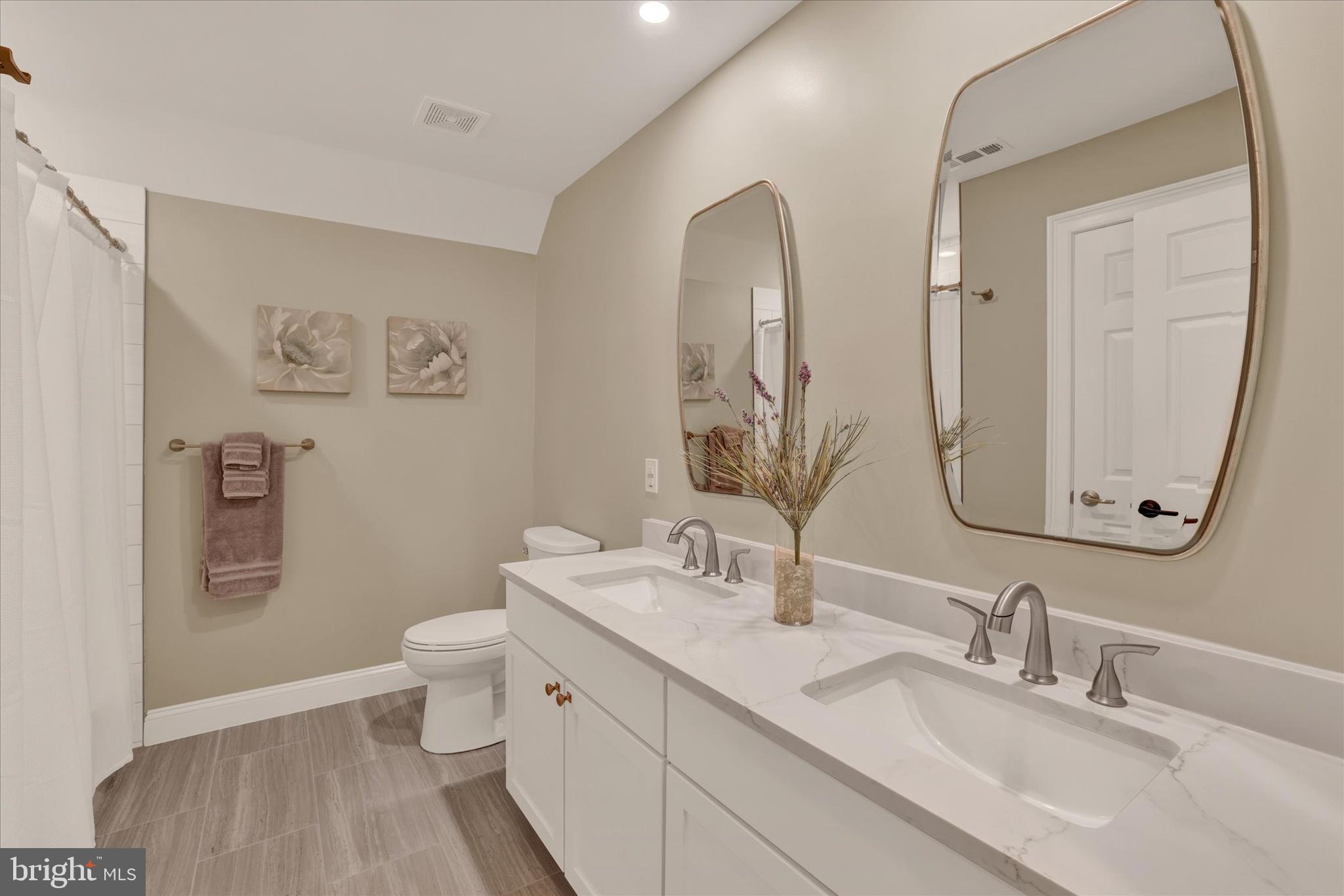 THE ESTATES AT RIV - Residential