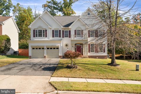 3313 LADY CATHERINE CIRCLE TRIANGLE VA 22172