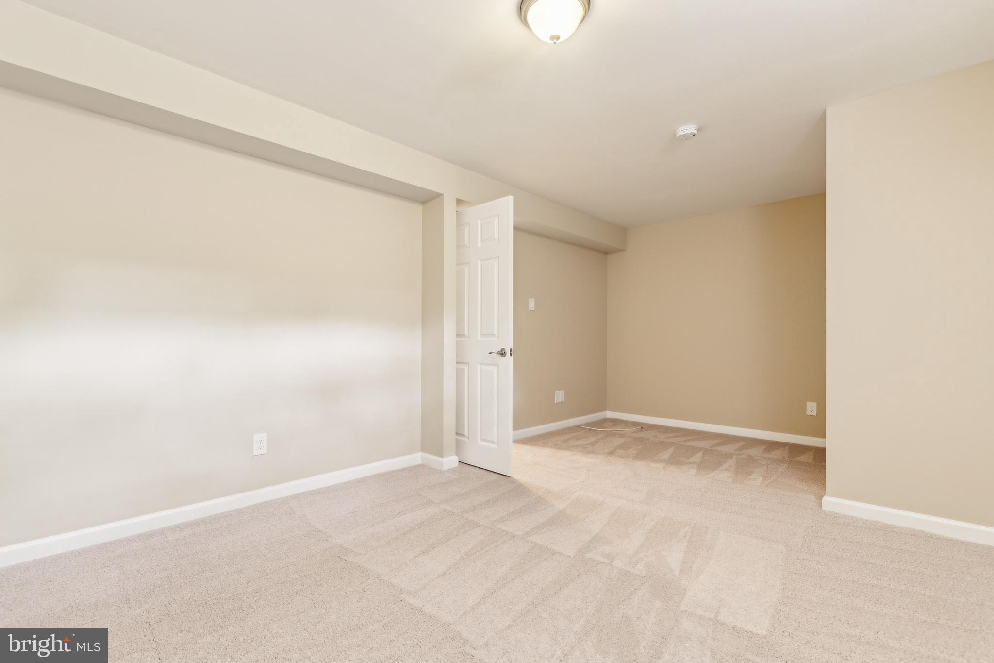 FLINT HILL MANOR - Residential