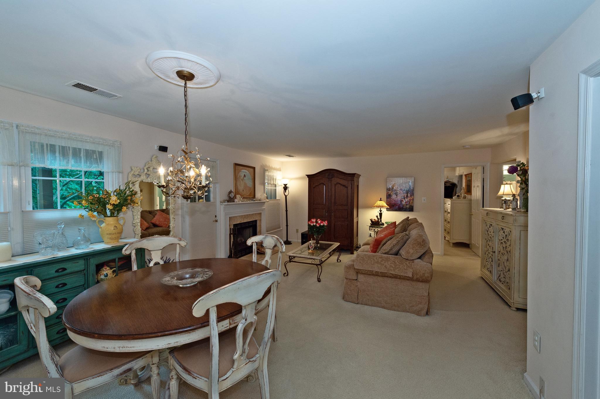 HAMPTON POINTE - Residential