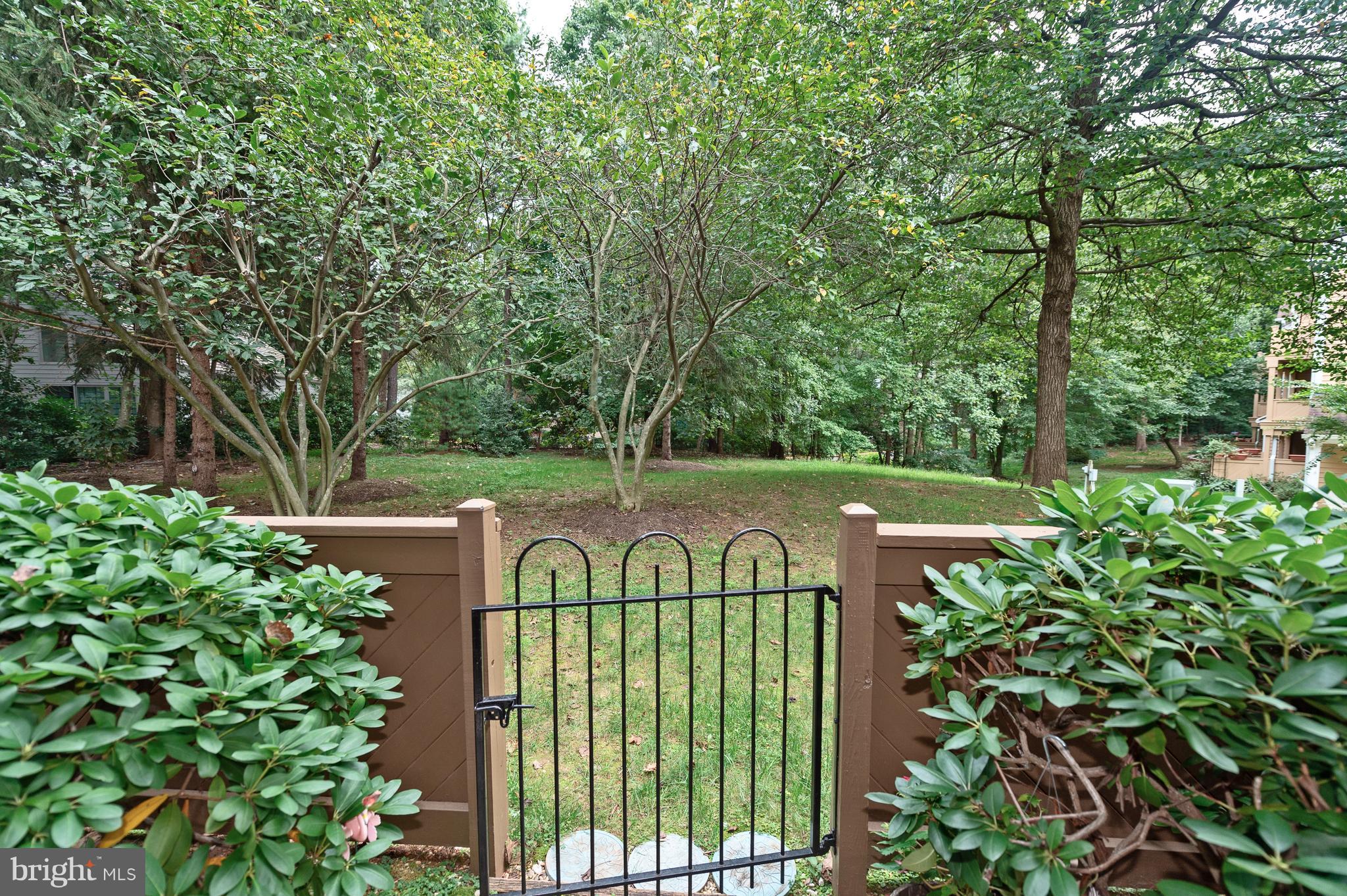 HAMPTON POINTE - Residential