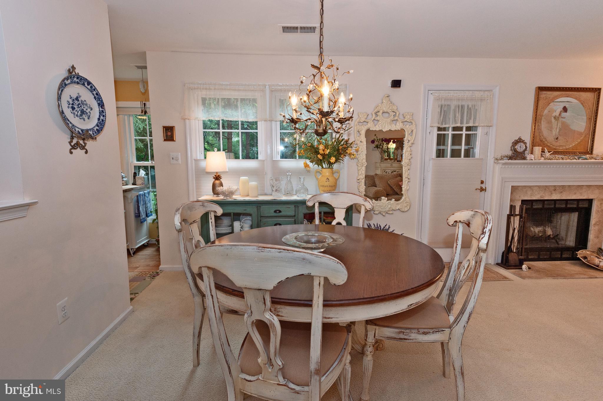 HAMPTON POINTE - Residential