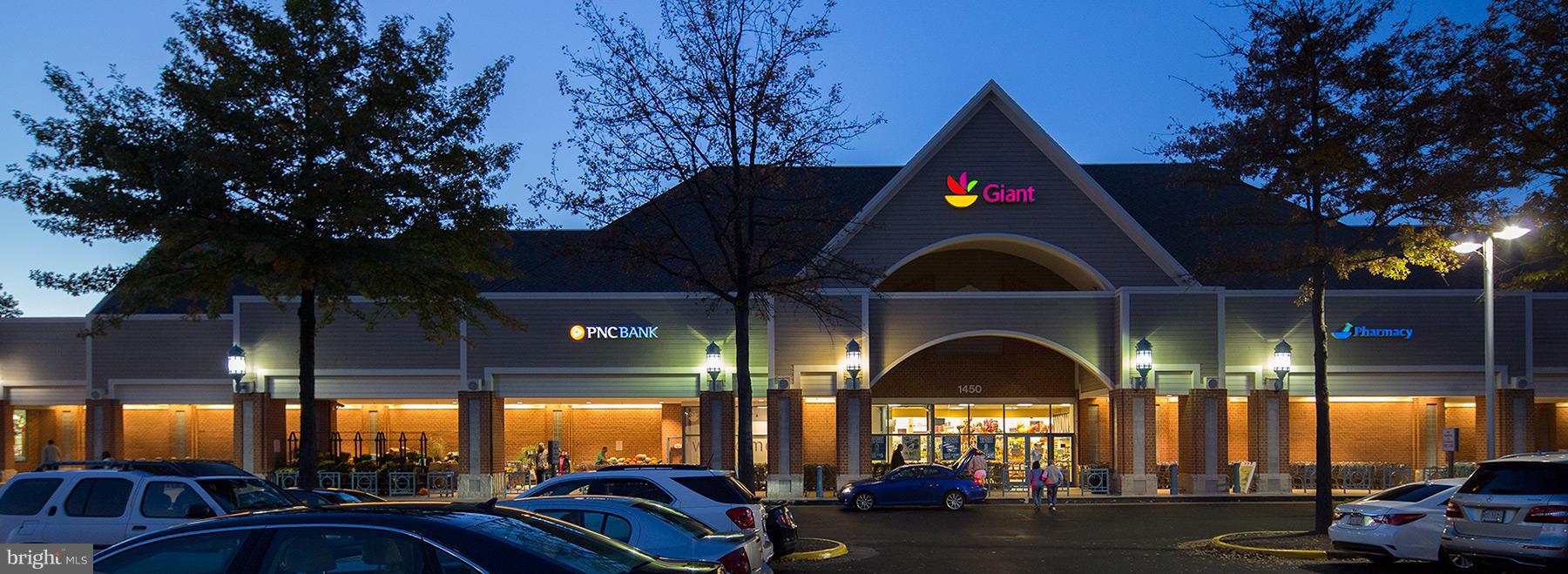 HAMPTON POINTE - Residential