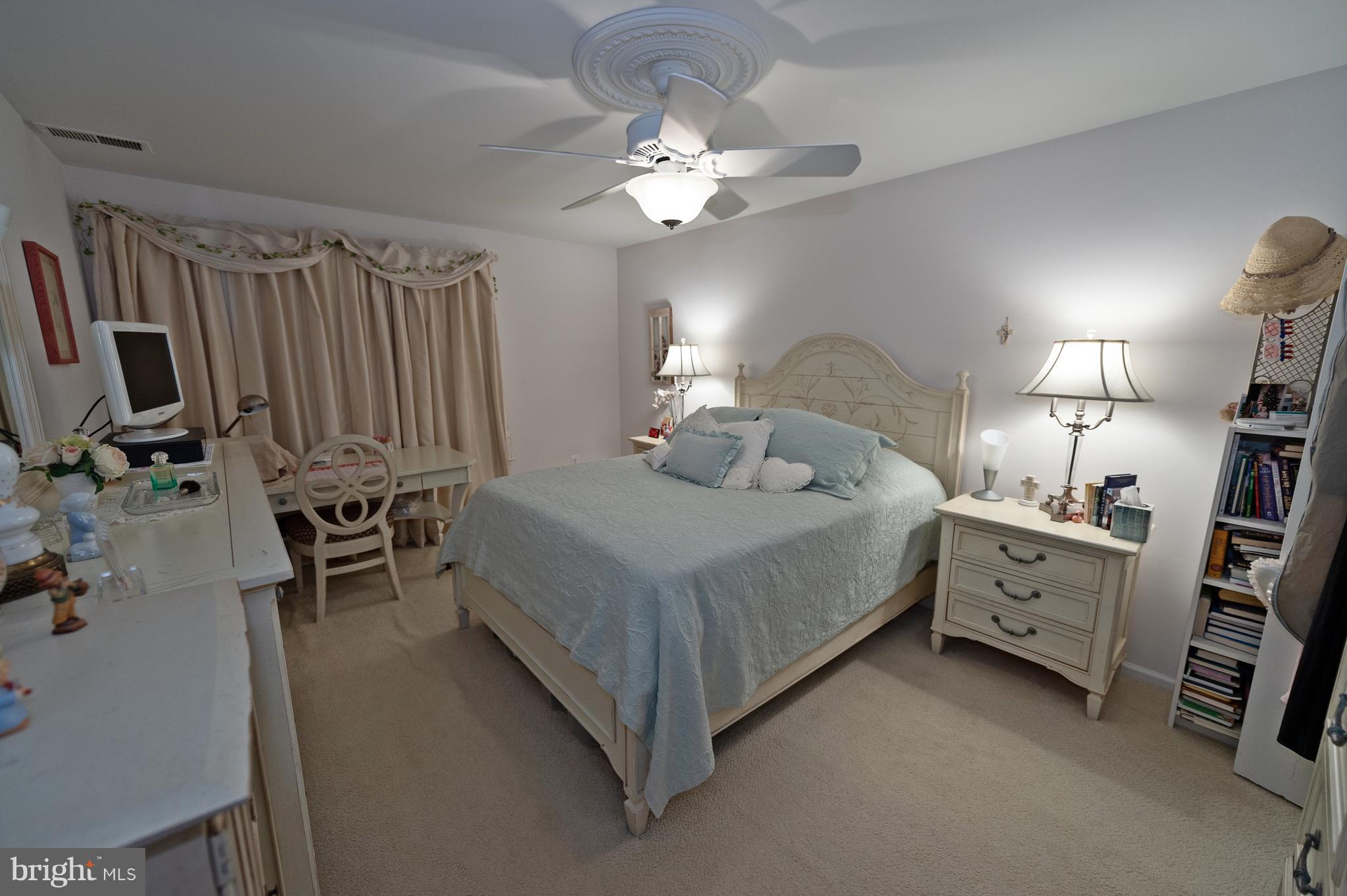 HAMPTON POINTE - Residential