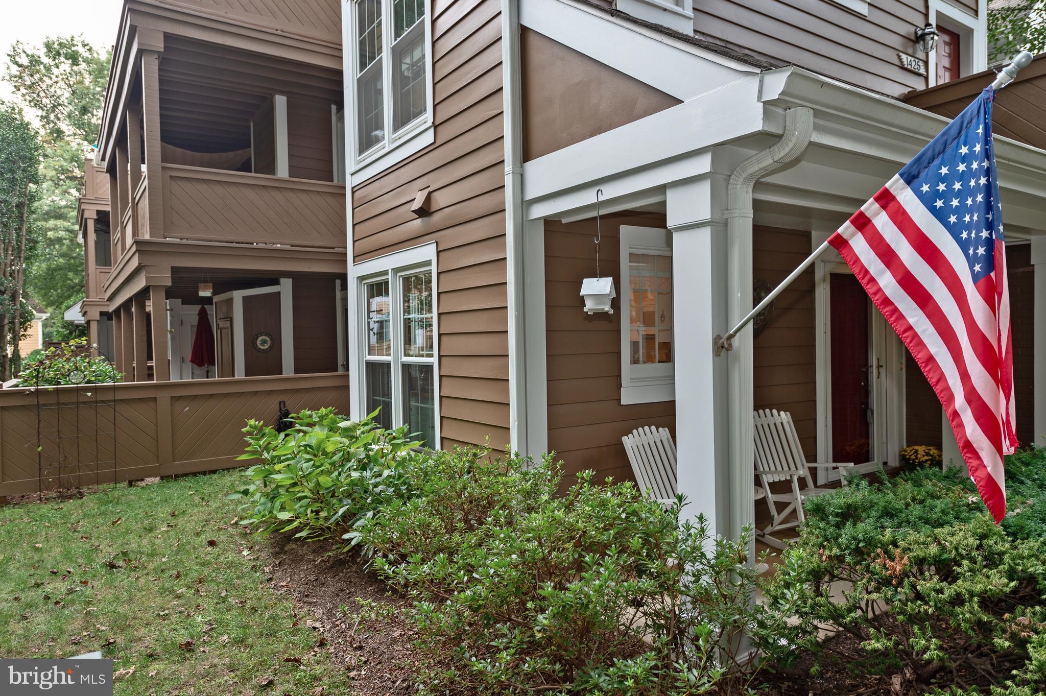 HAMPTON POINTE - Residential