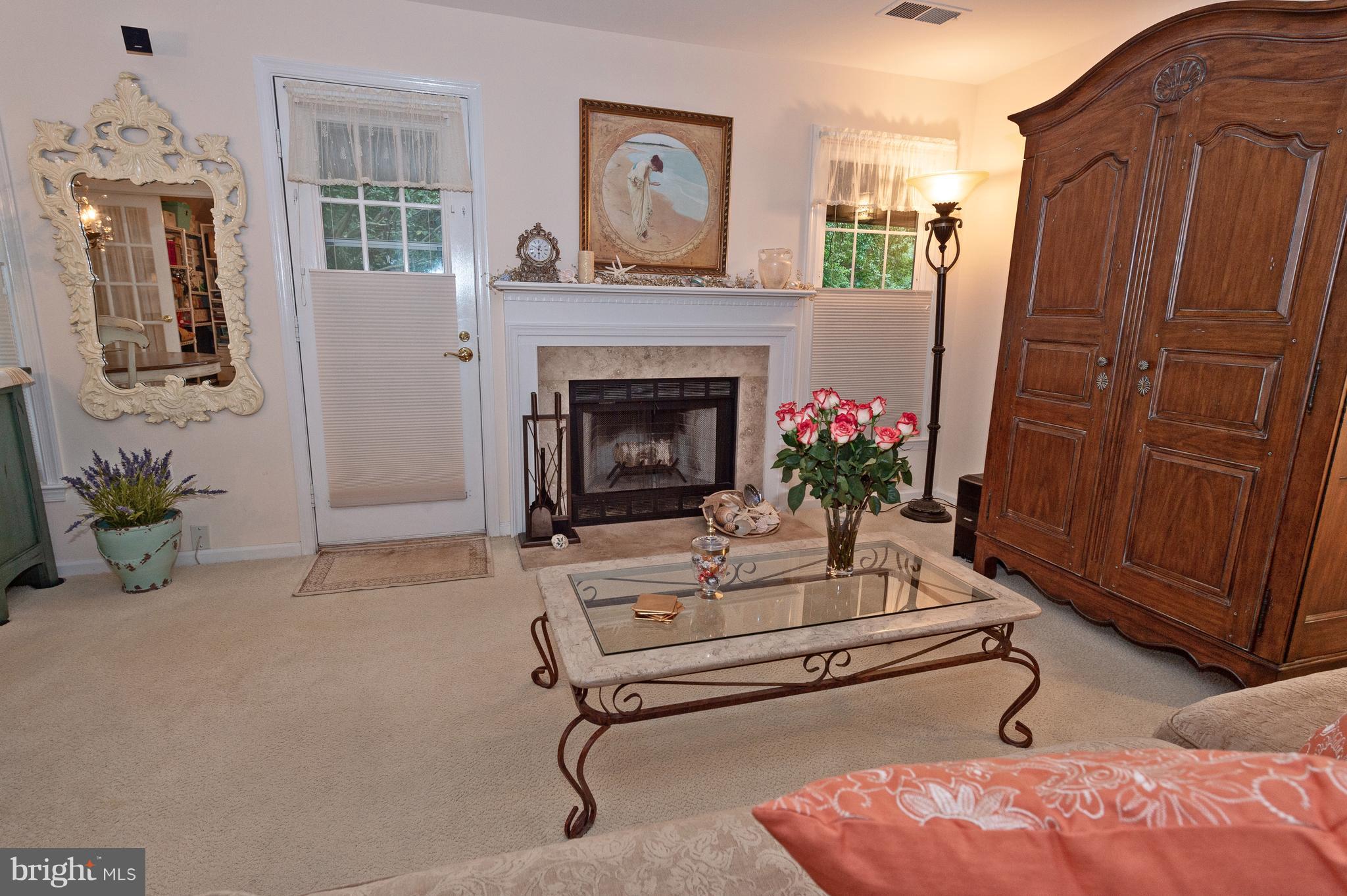 HAMPTON POINTE - Residential