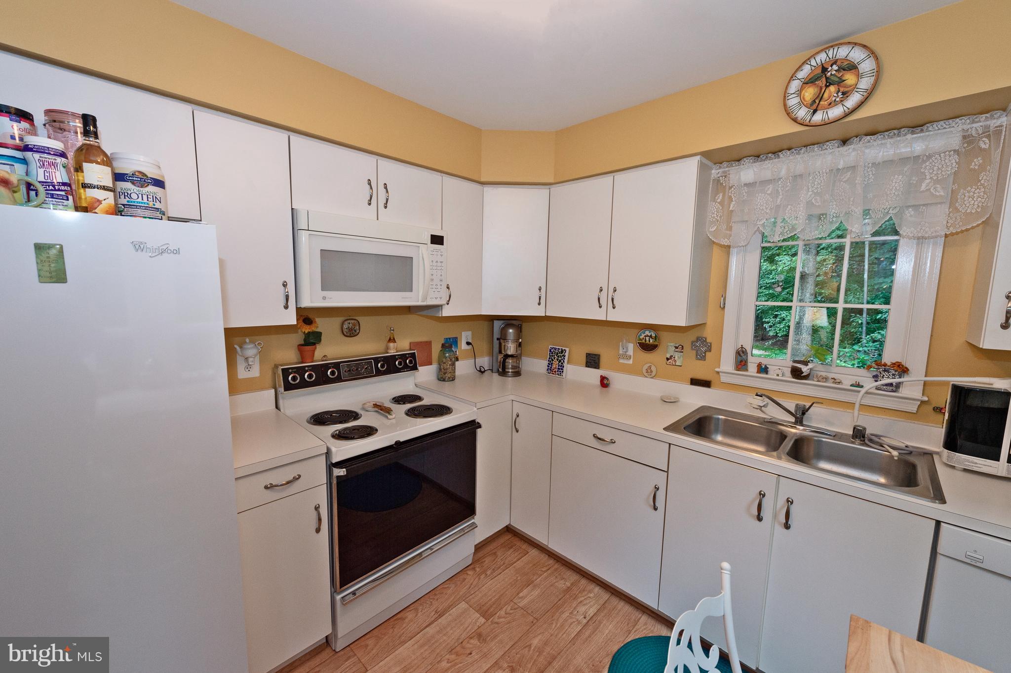 HAMPTON POINTE - Residential