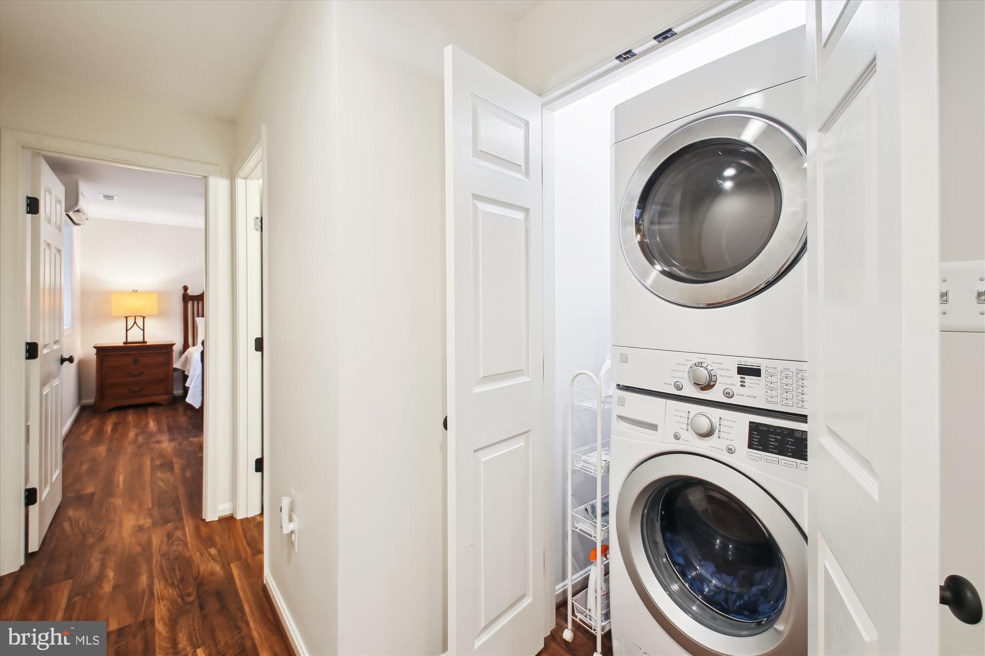 VILLAGE OF RIVER HILL - Residential