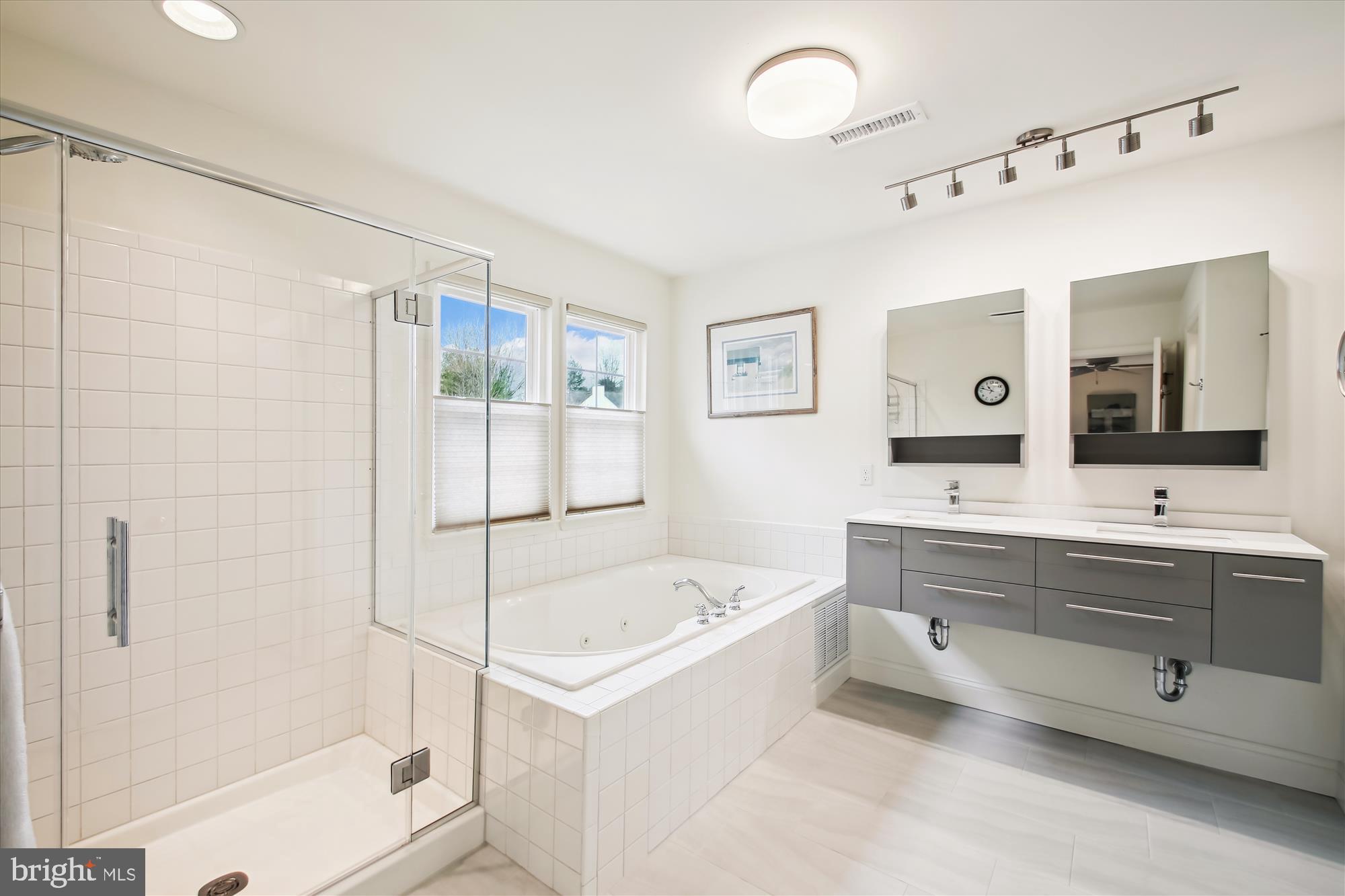 VILLAGE OF RIVER HILL - Residential