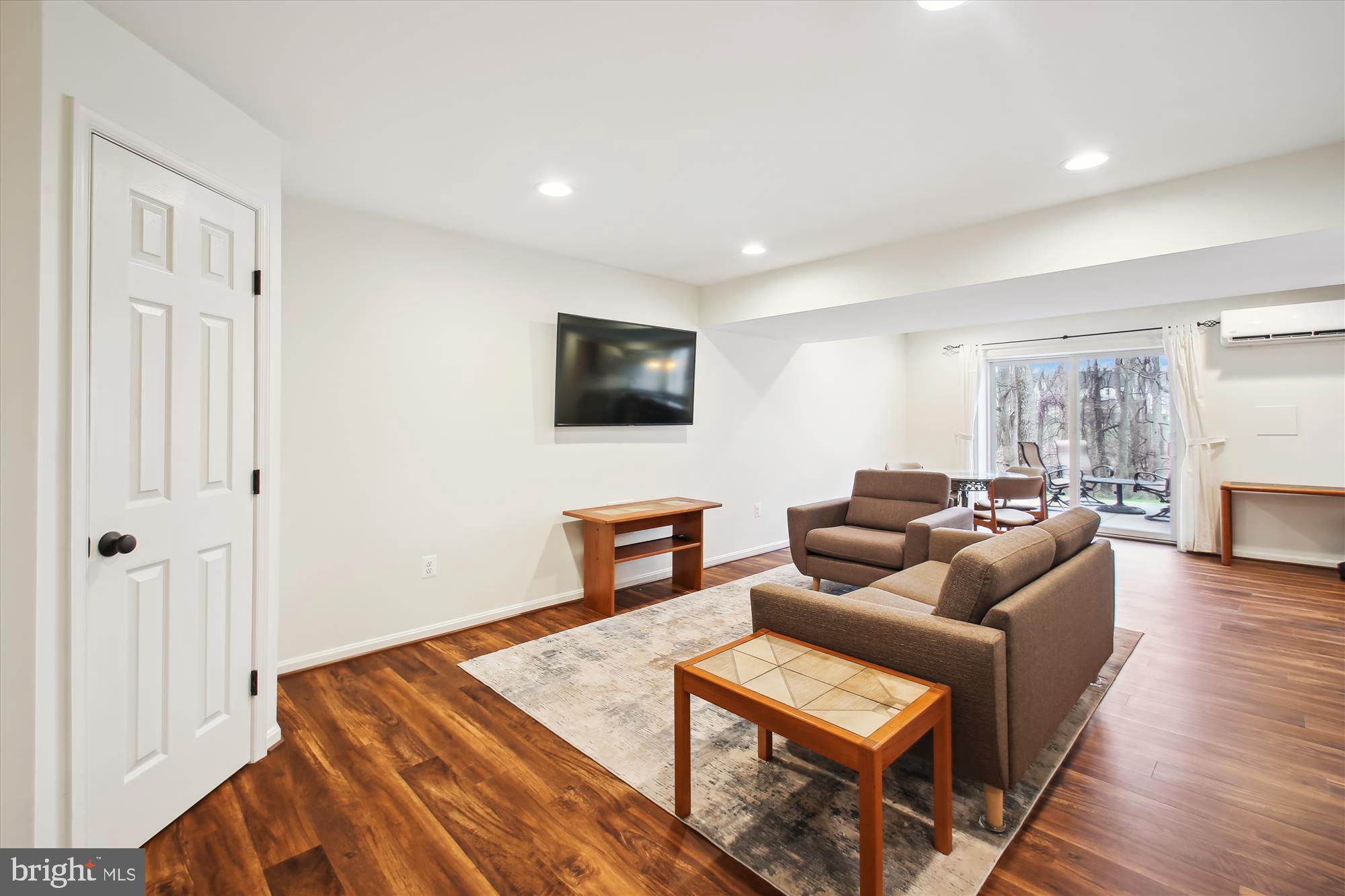 VILLAGE OF RIVER HILL - Residential