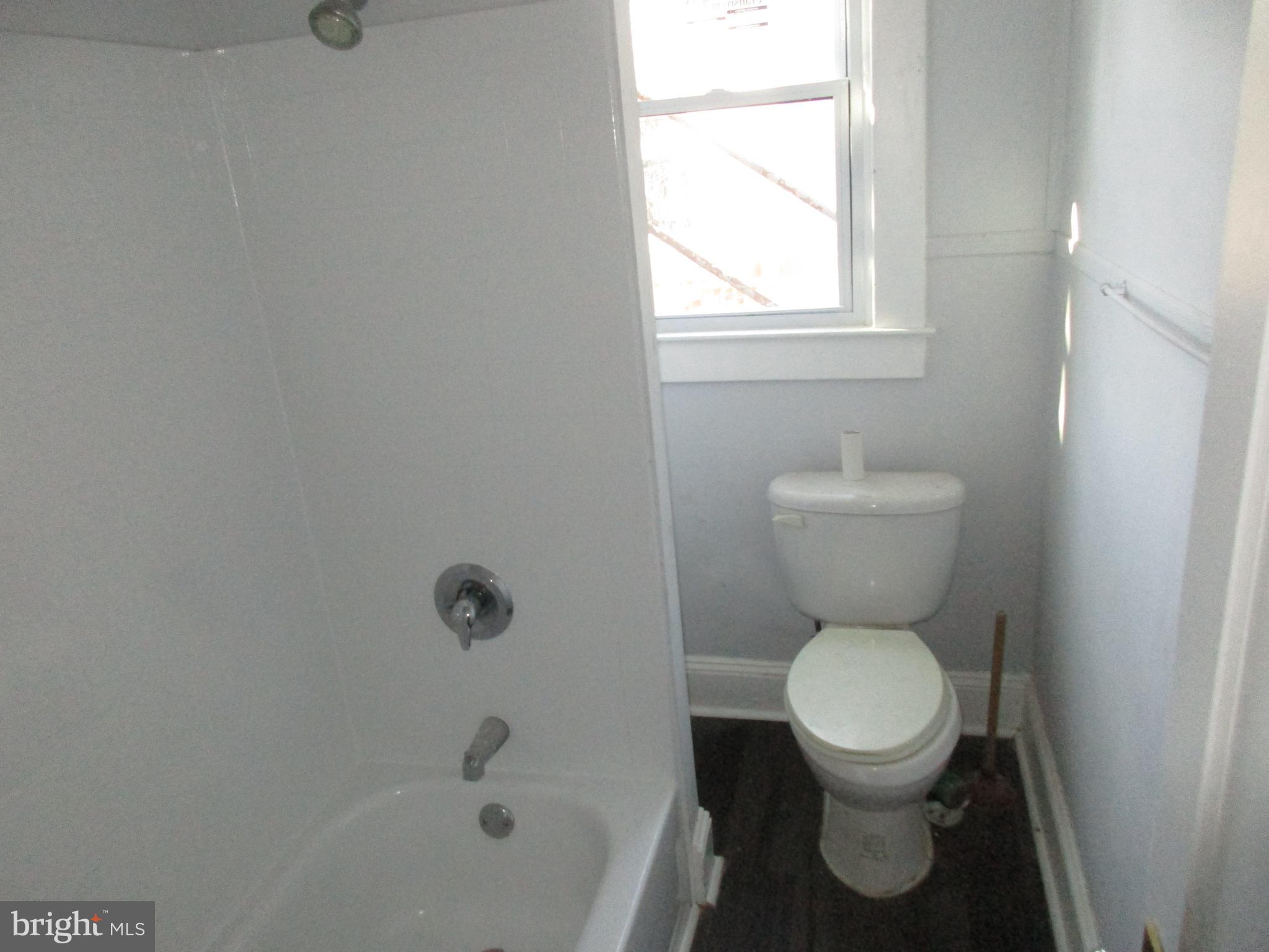 NORTH HALETHORPE - Residential Lease