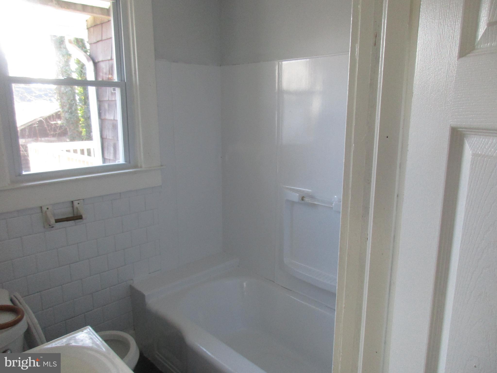 NORTH HALETHORPE - Residential Lease