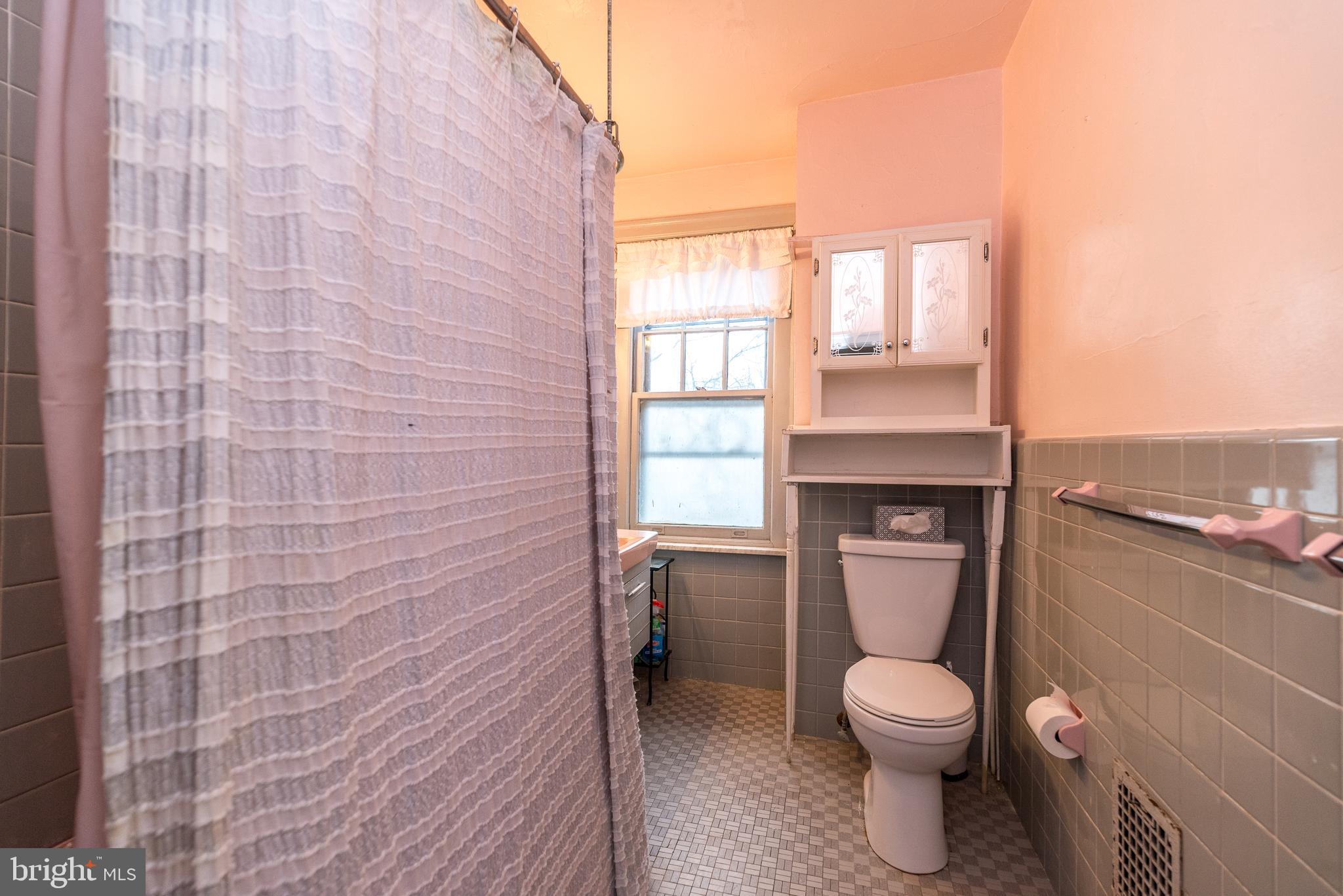 JENKINTOWN - Residential