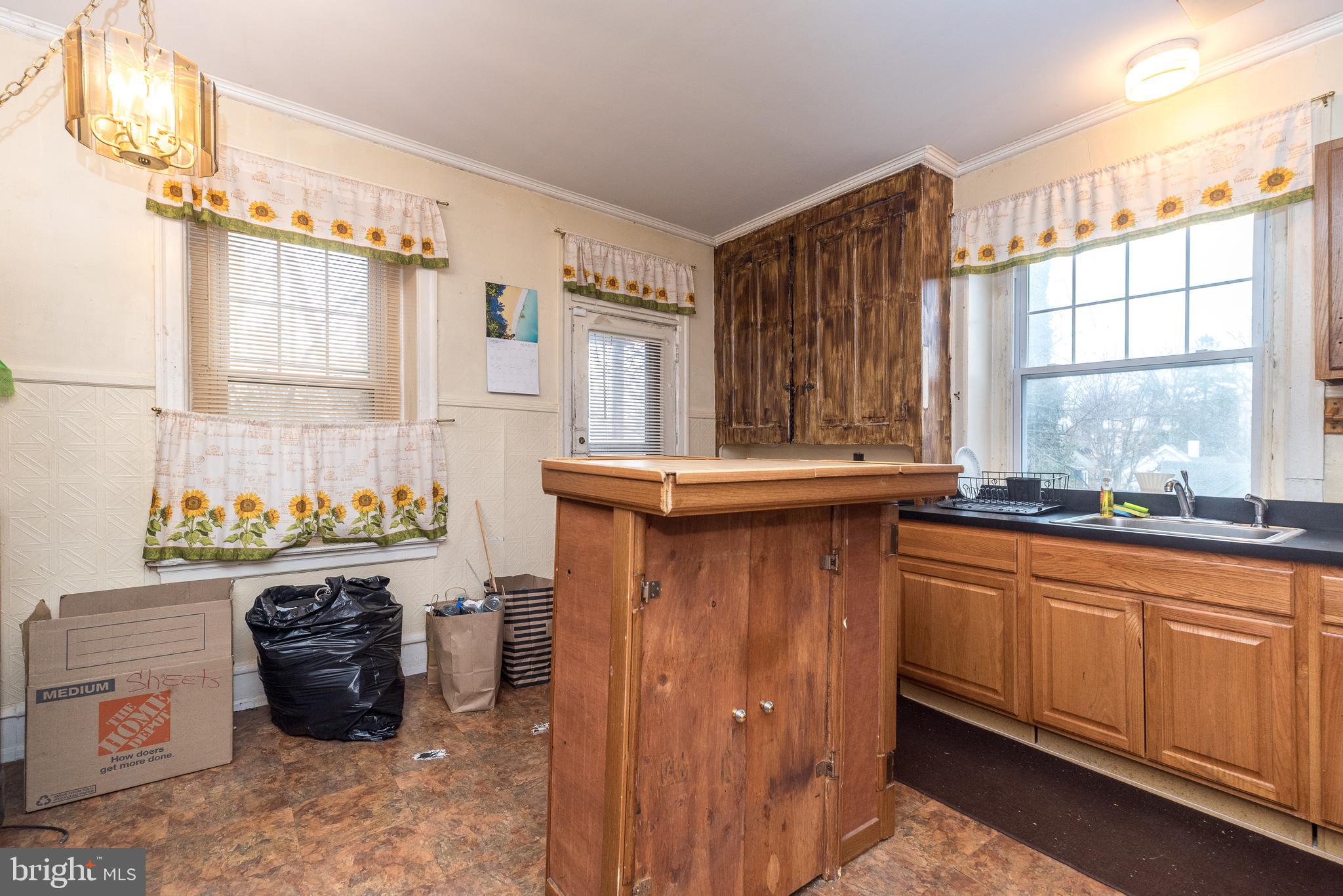 JENKINTOWN - Residential