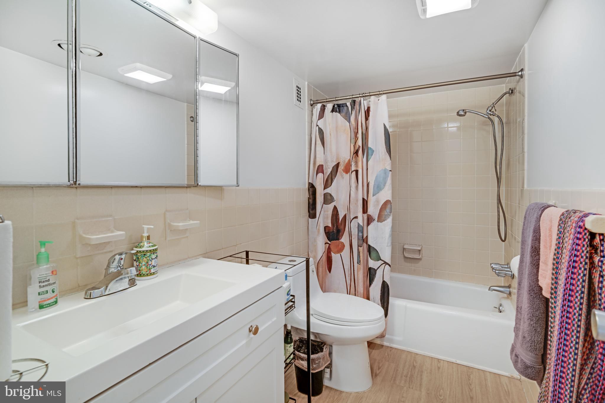 UNIVERSITY TOWERS CODM - Residential