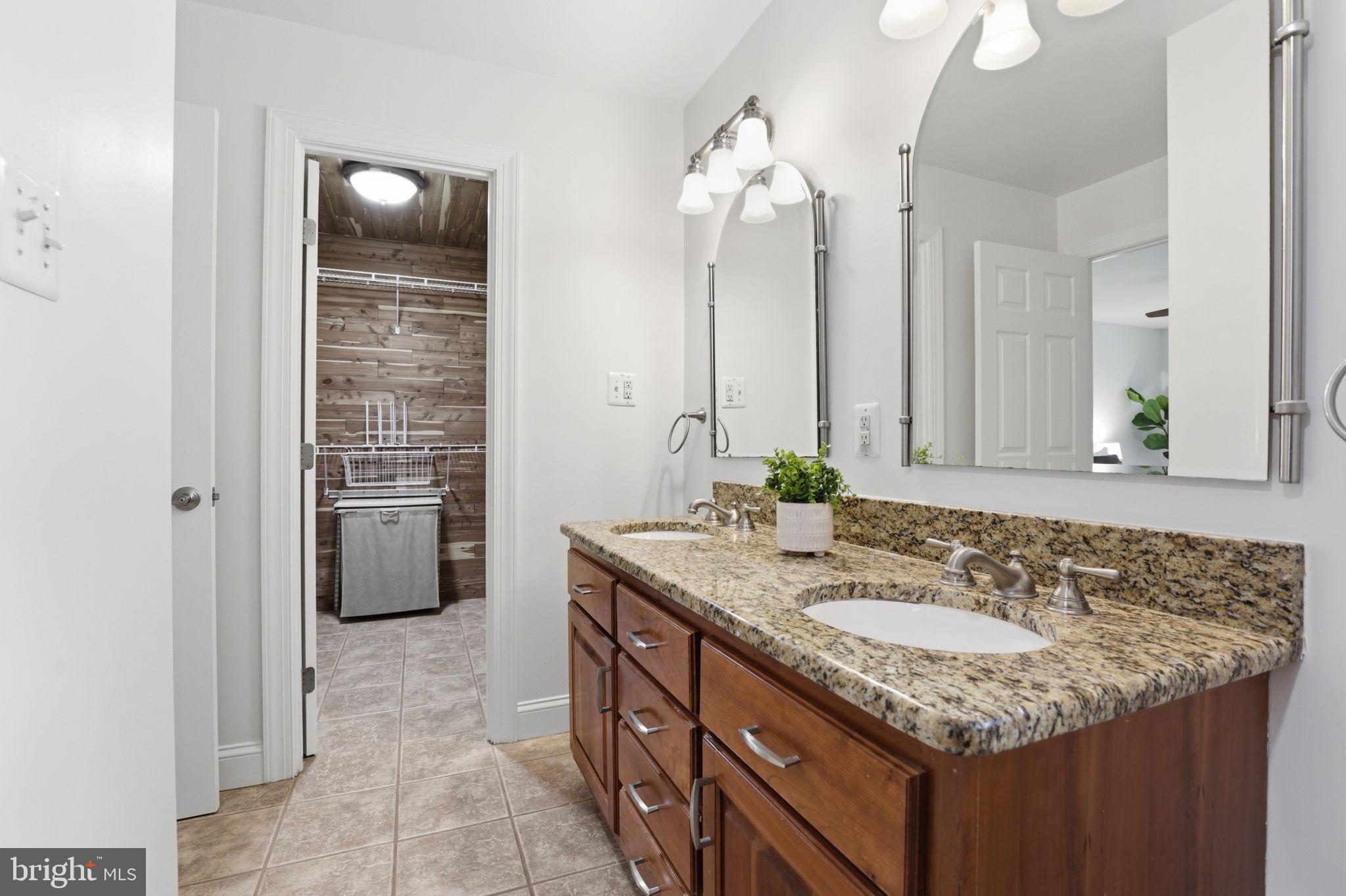 ORANGE HUNT ESTATES WEST - Residential