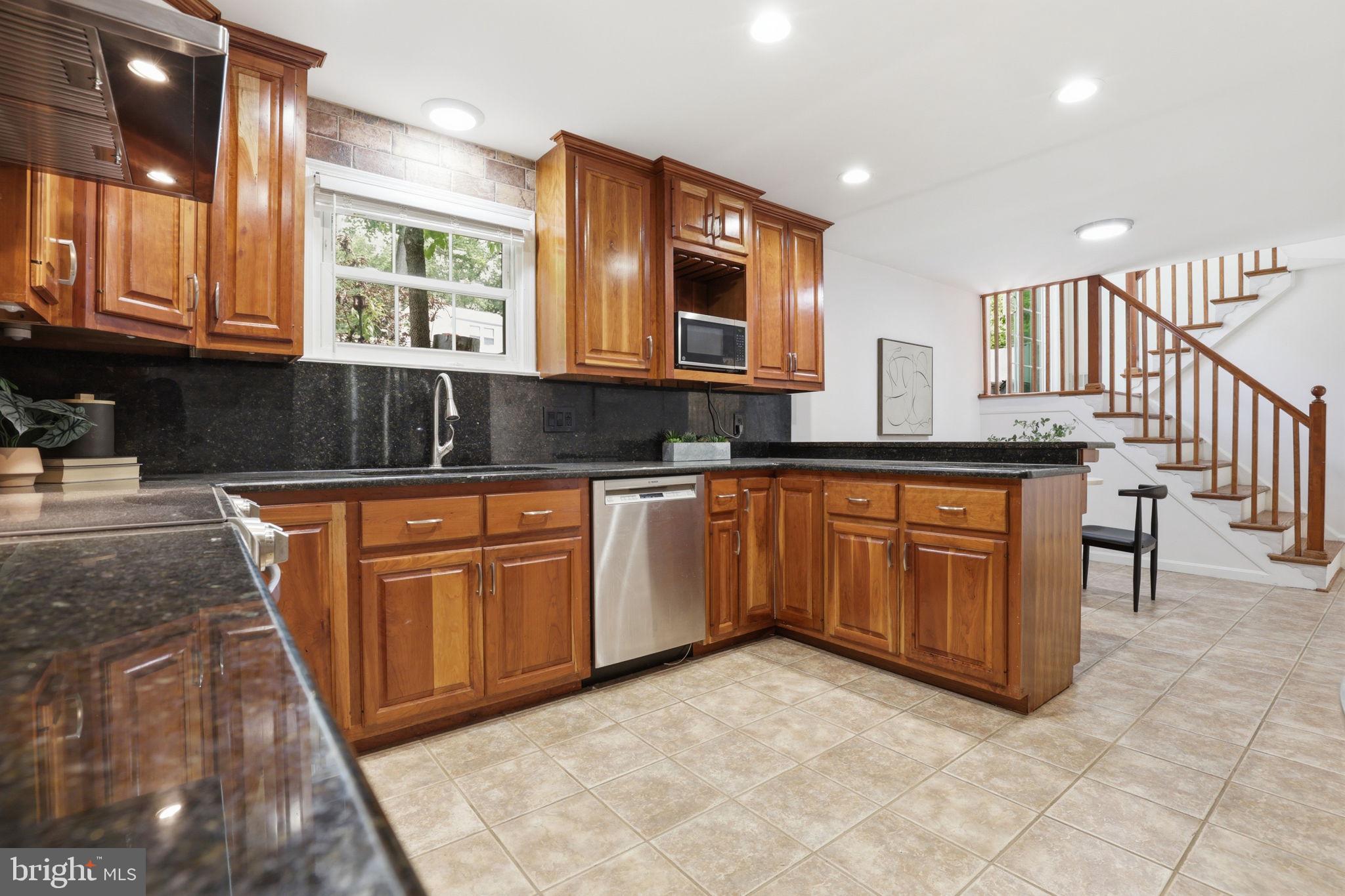 ORANGE HUNT ESTATES WEST - Residential