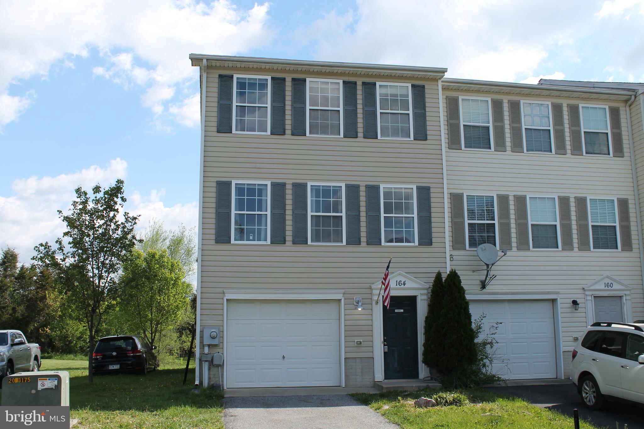 TOWNES OF TOPAZ - Residential