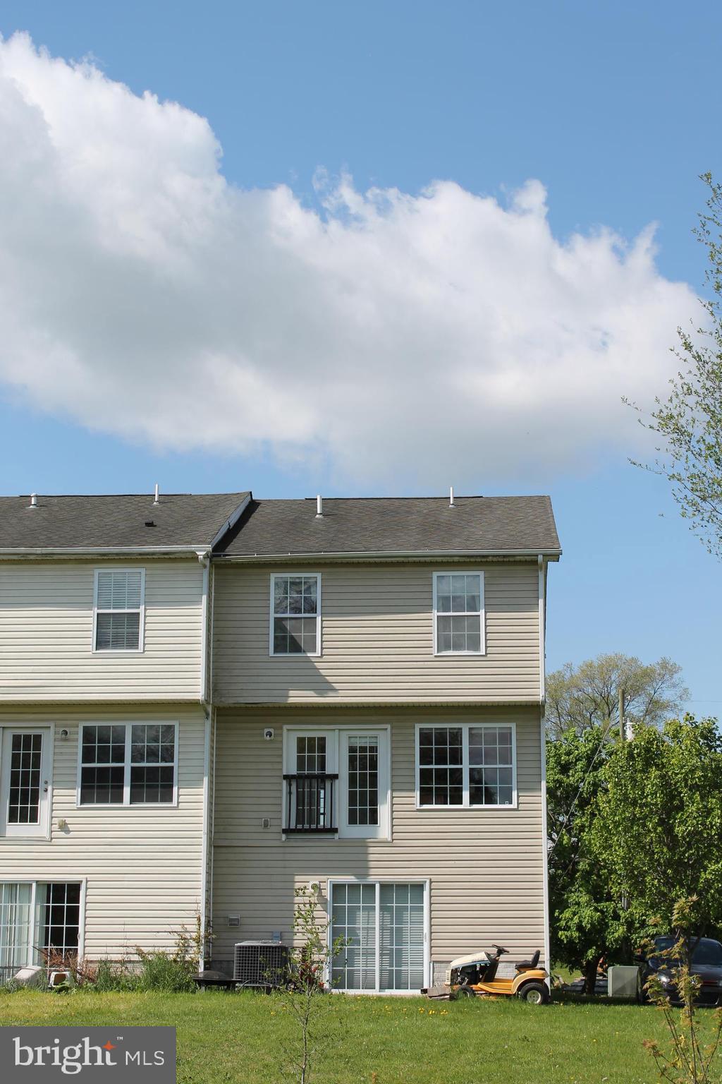 TOWNES OF TOPAZ - Residential