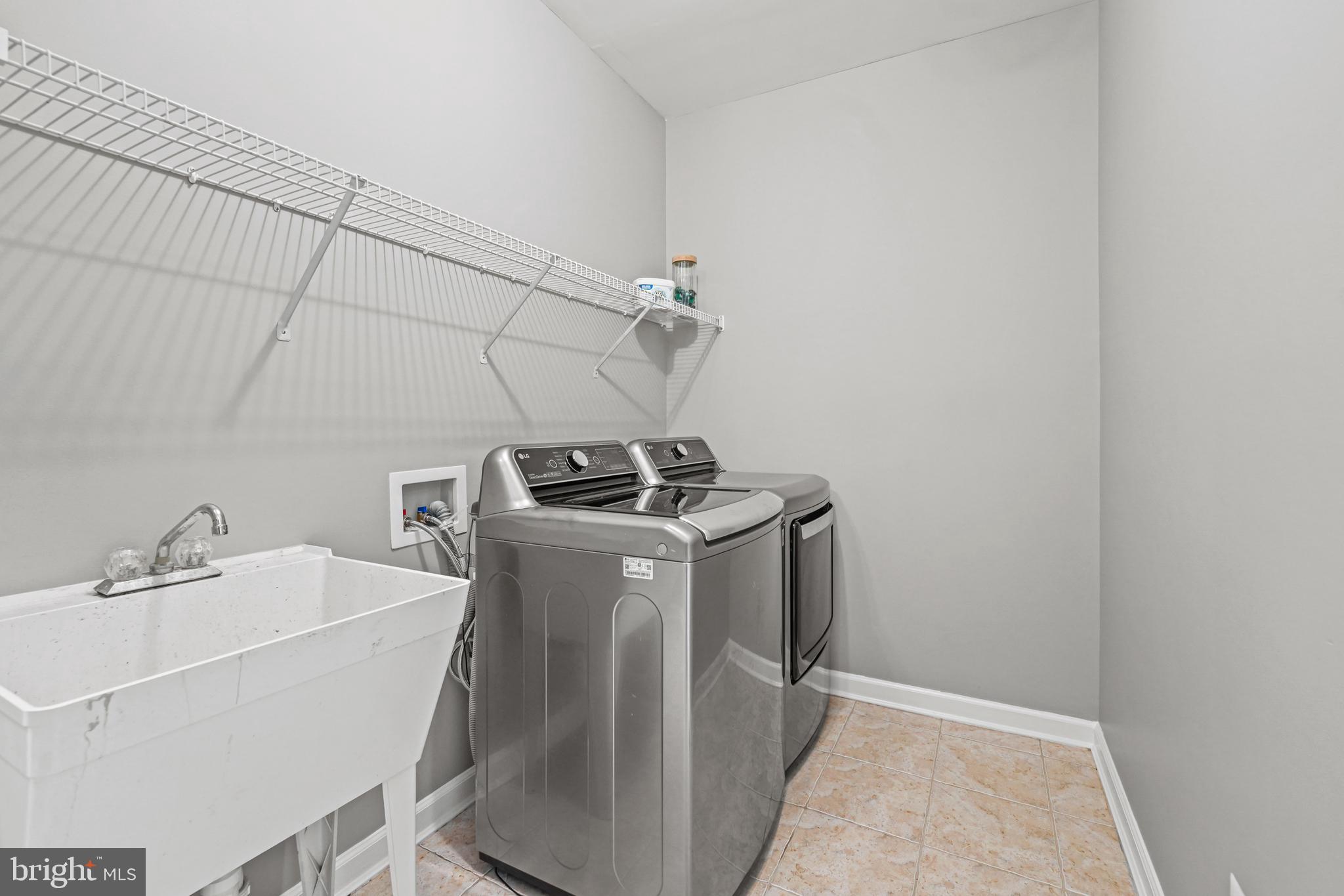 LANSDOWNE ON THE POTOMAC - Residential