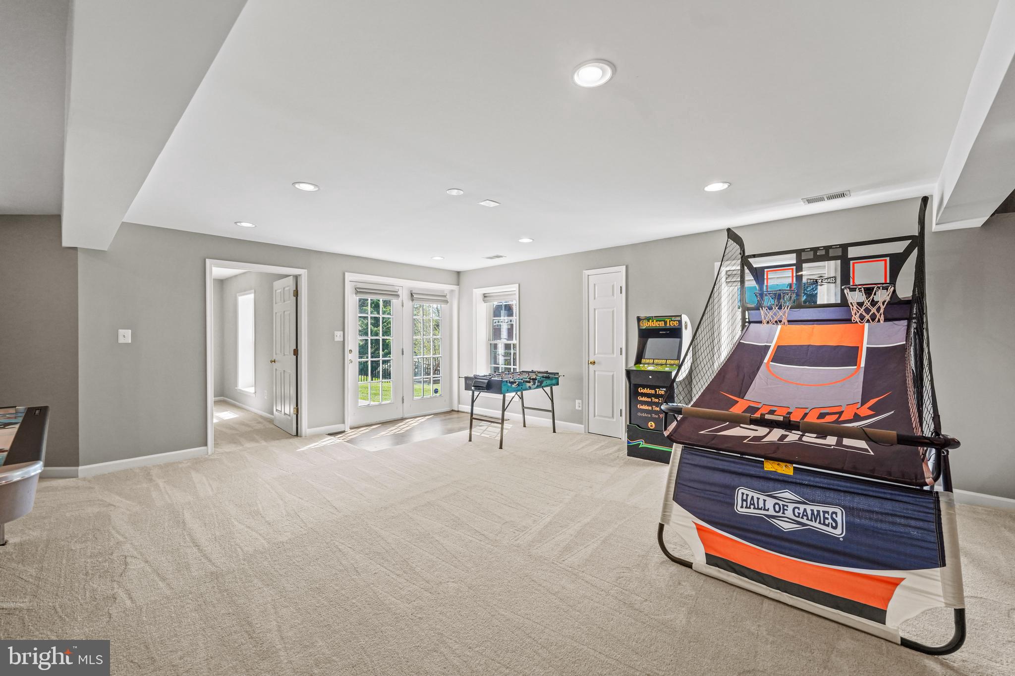 LANSDOWNE ON THE POTOMAC - Residential