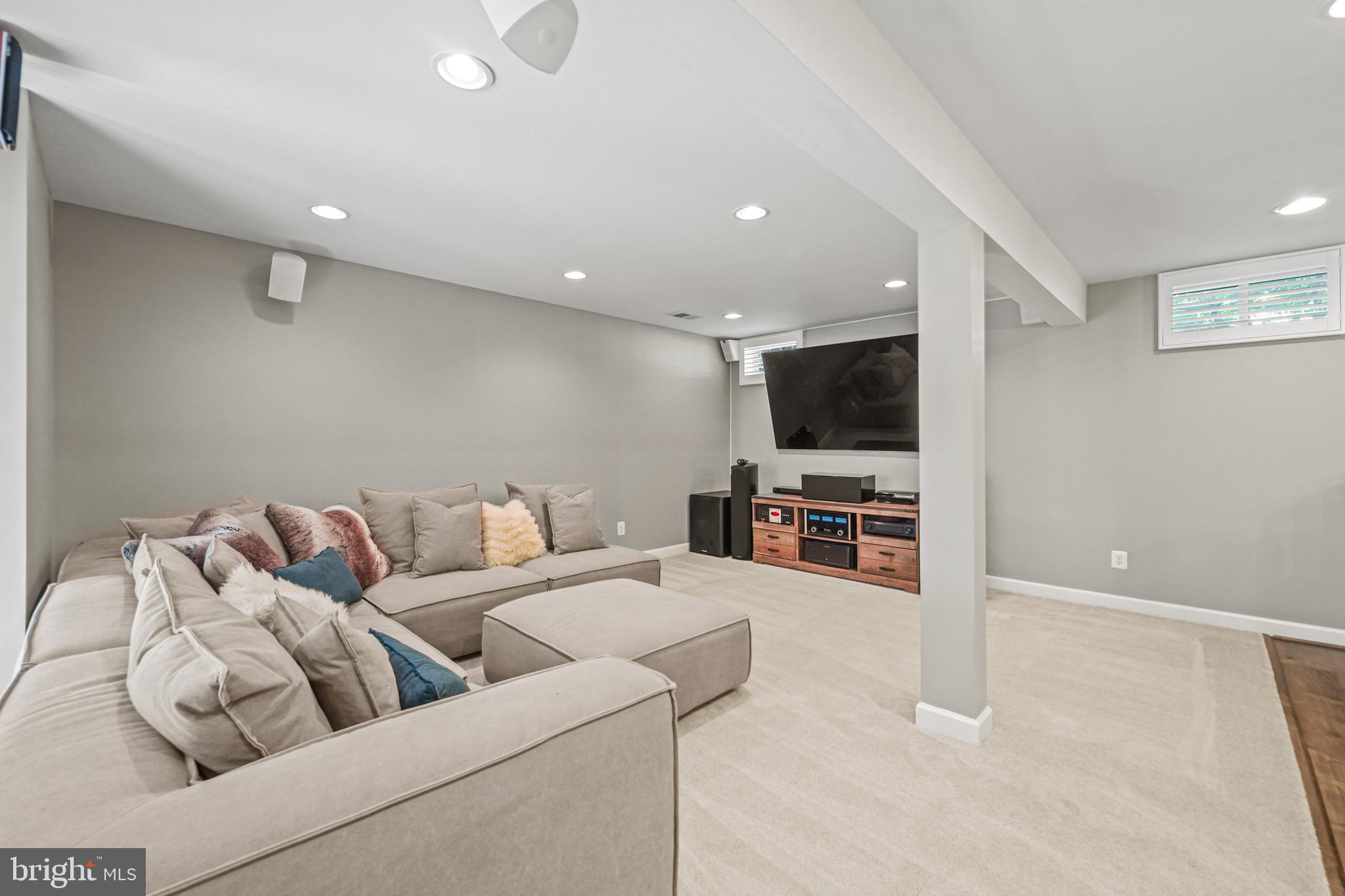 LANSDOWNE ON THE POTOMAC - Residential