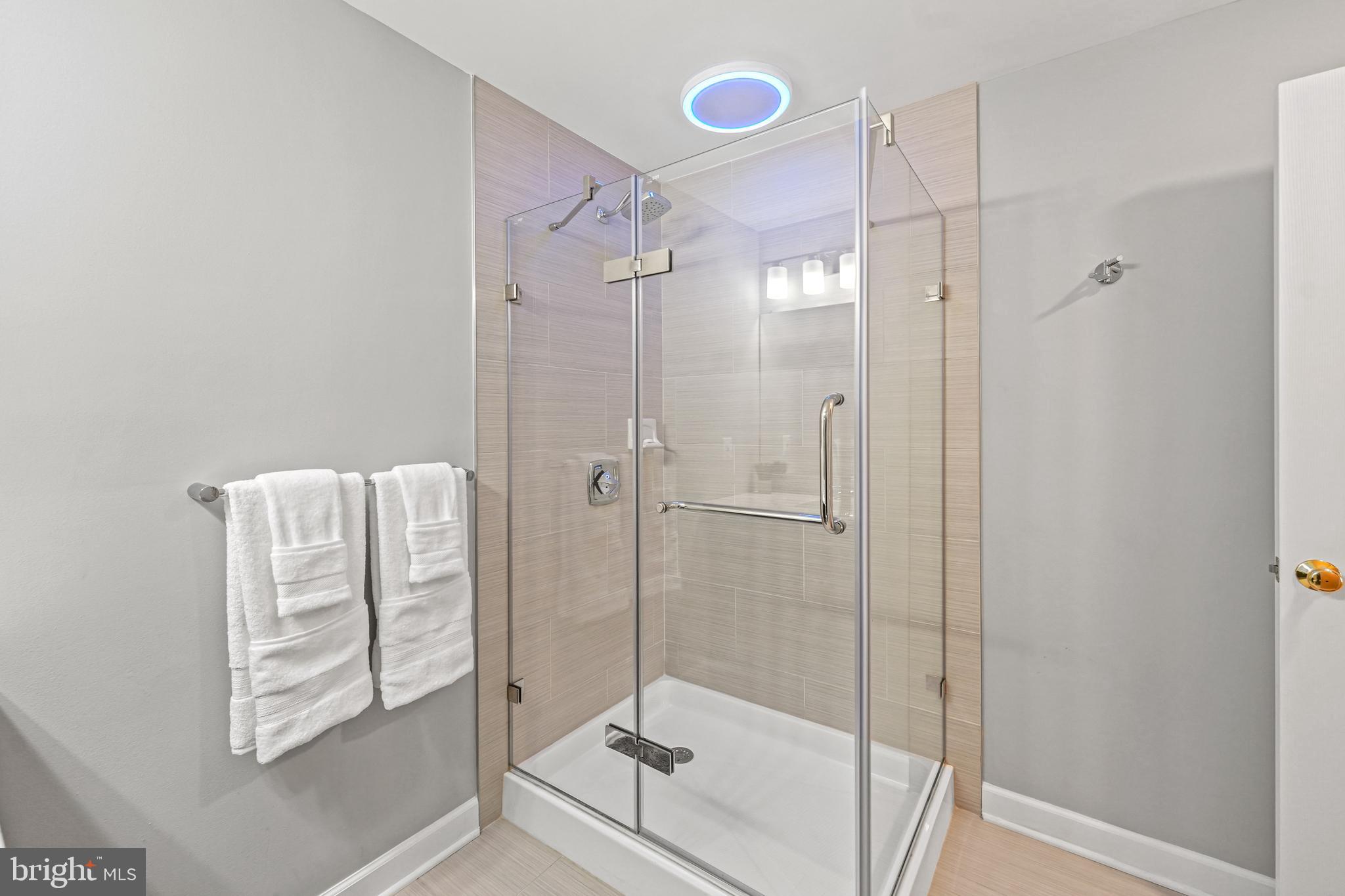 LANSDOWNE ON THE POTOMAC - Residential