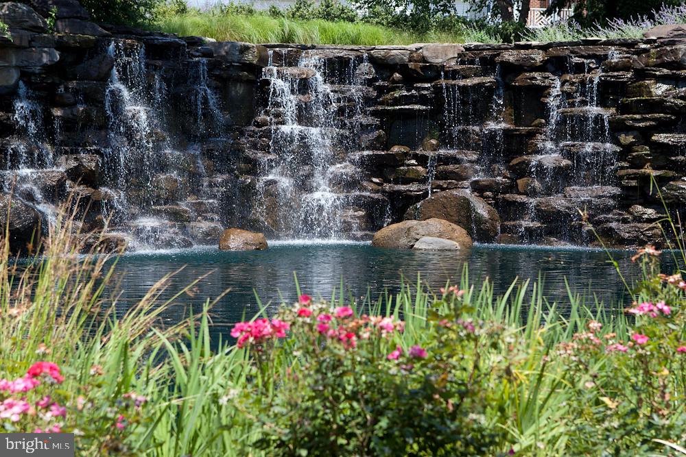 LANSDOWNE ON THE POTOMAC - Residential