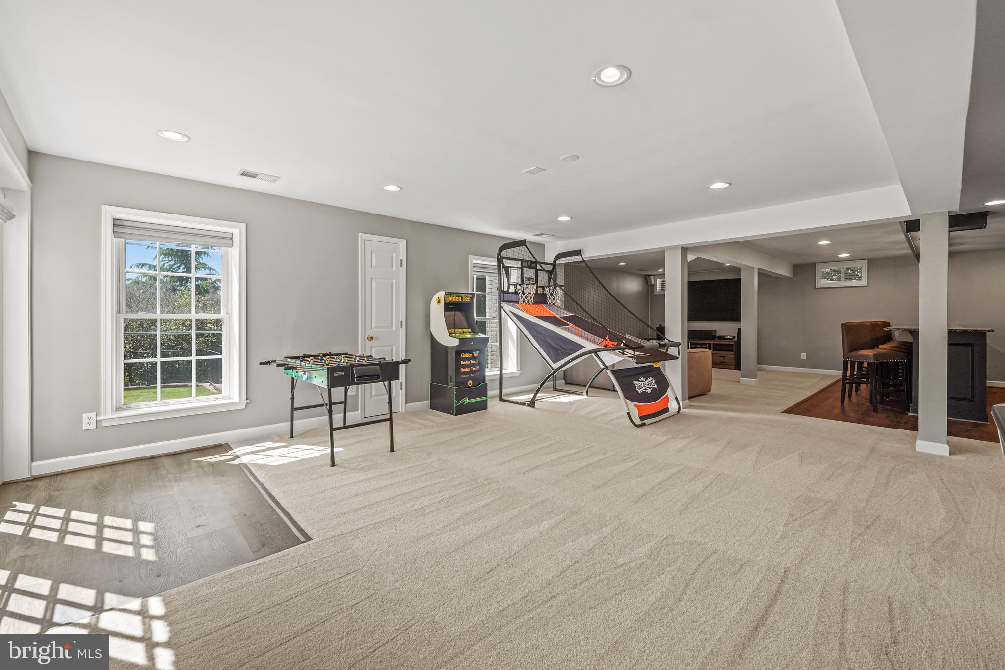 LANSDOWNE ON THE POTOMAC - Residential