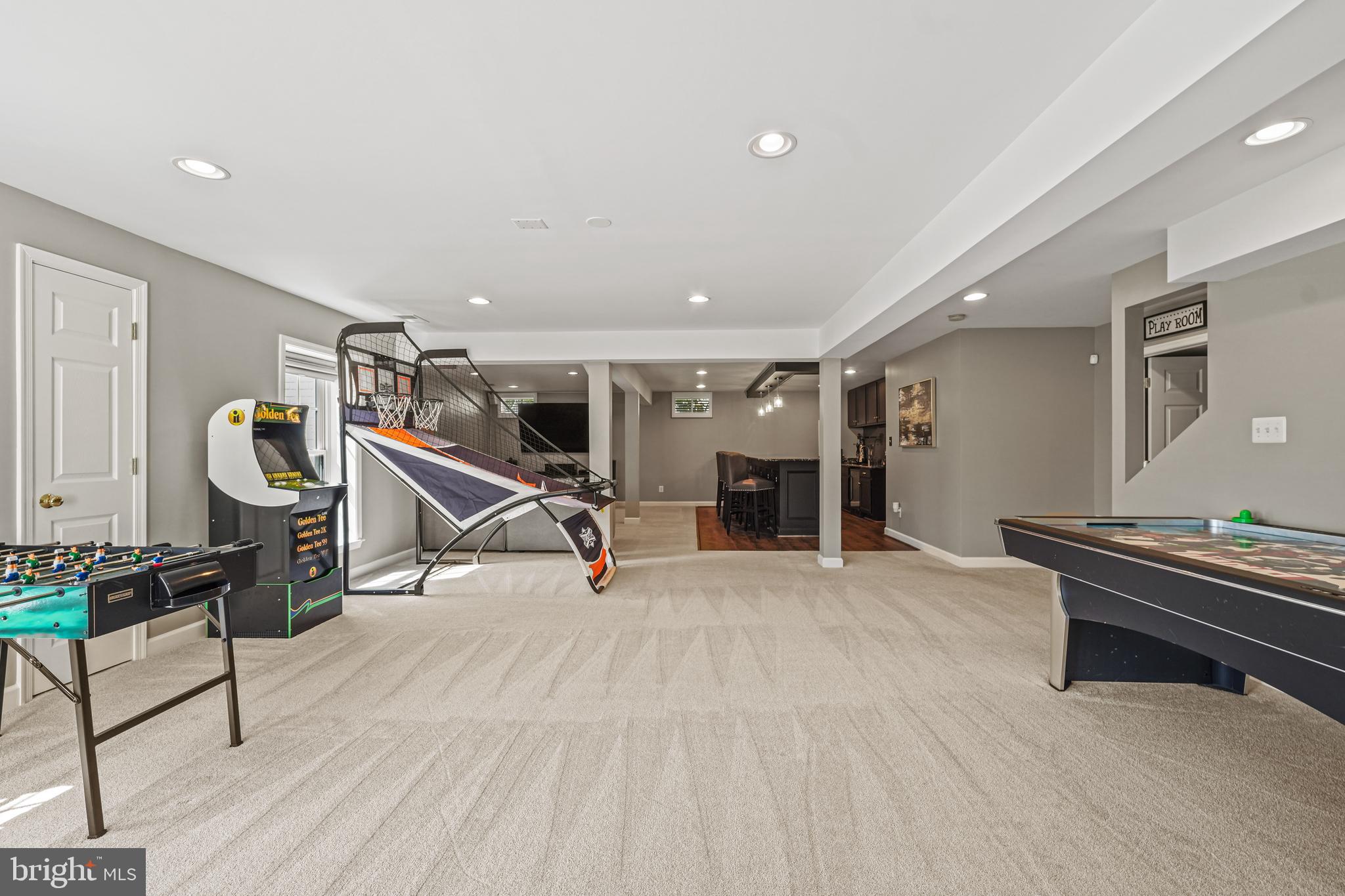 LANSDOWNE ON THE POTOMAC - Residential