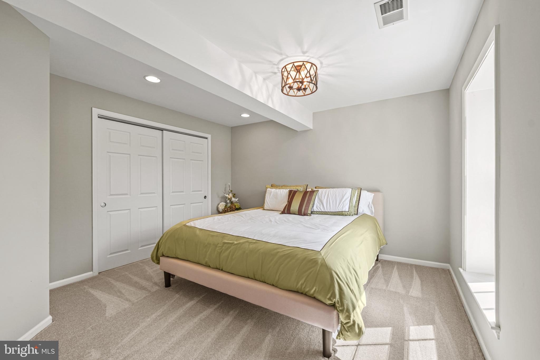 LANSDOWNE ON THE POTOMAC - Residential