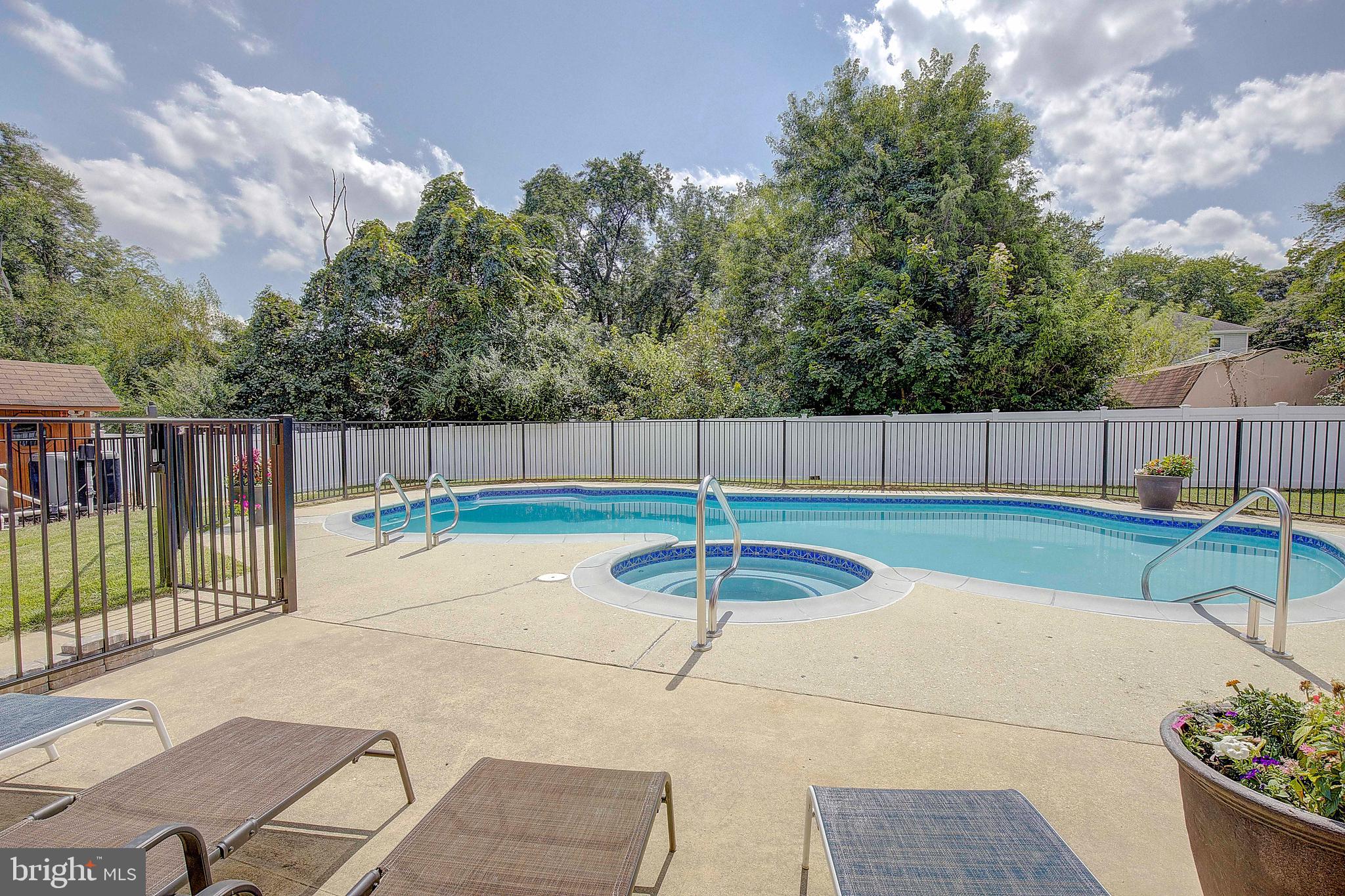 CEDARHURST - Residential