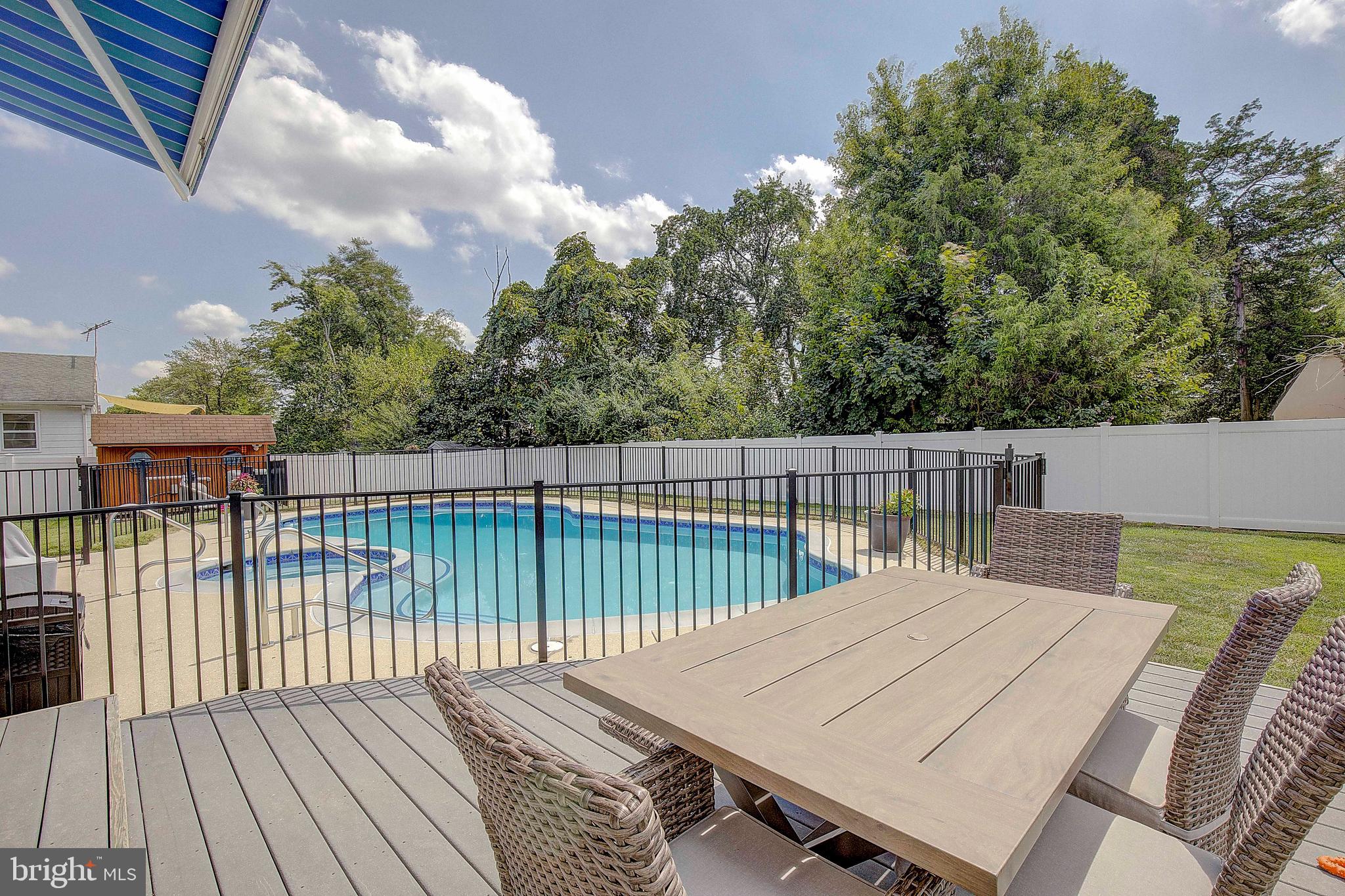 CEDARHURST - Residential