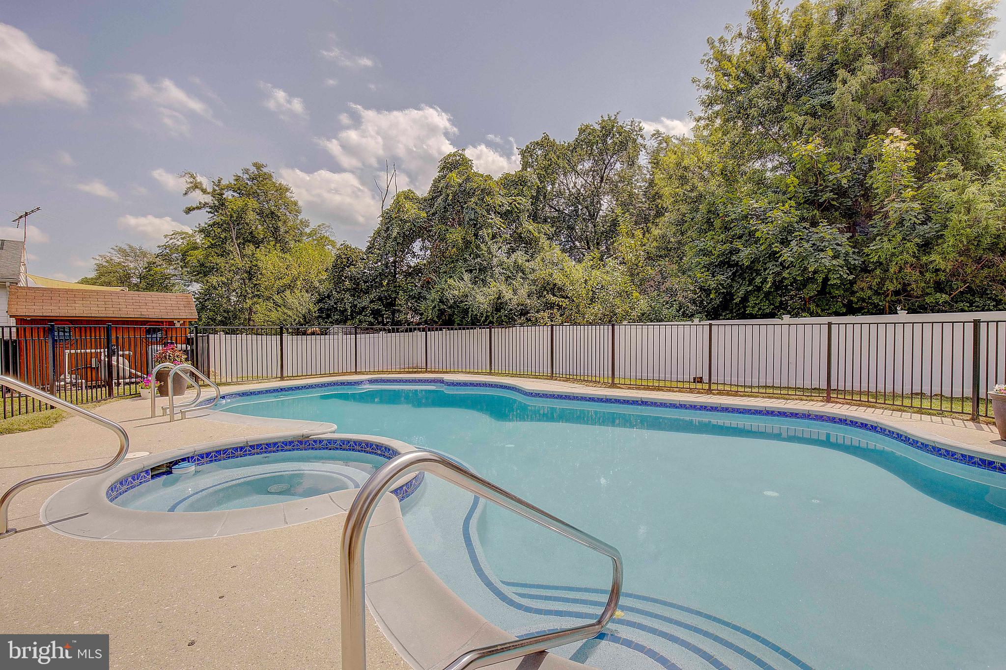 CEDARHURST - Residential