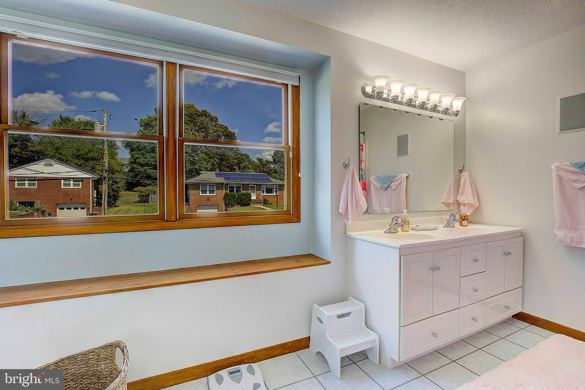 CEDARHURST - Residential