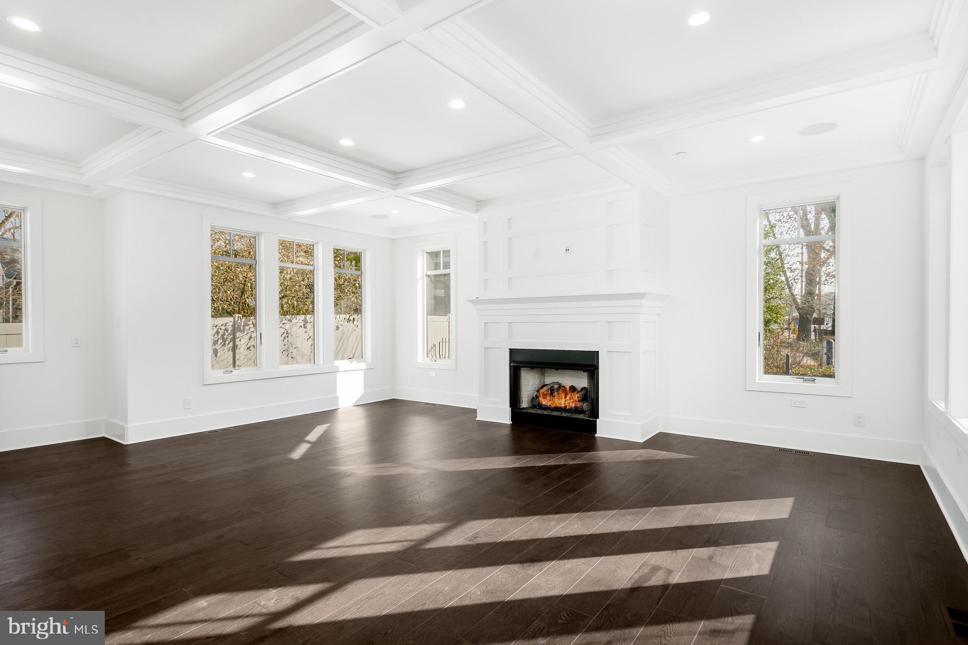 CHESTNUT HILL - Residential
