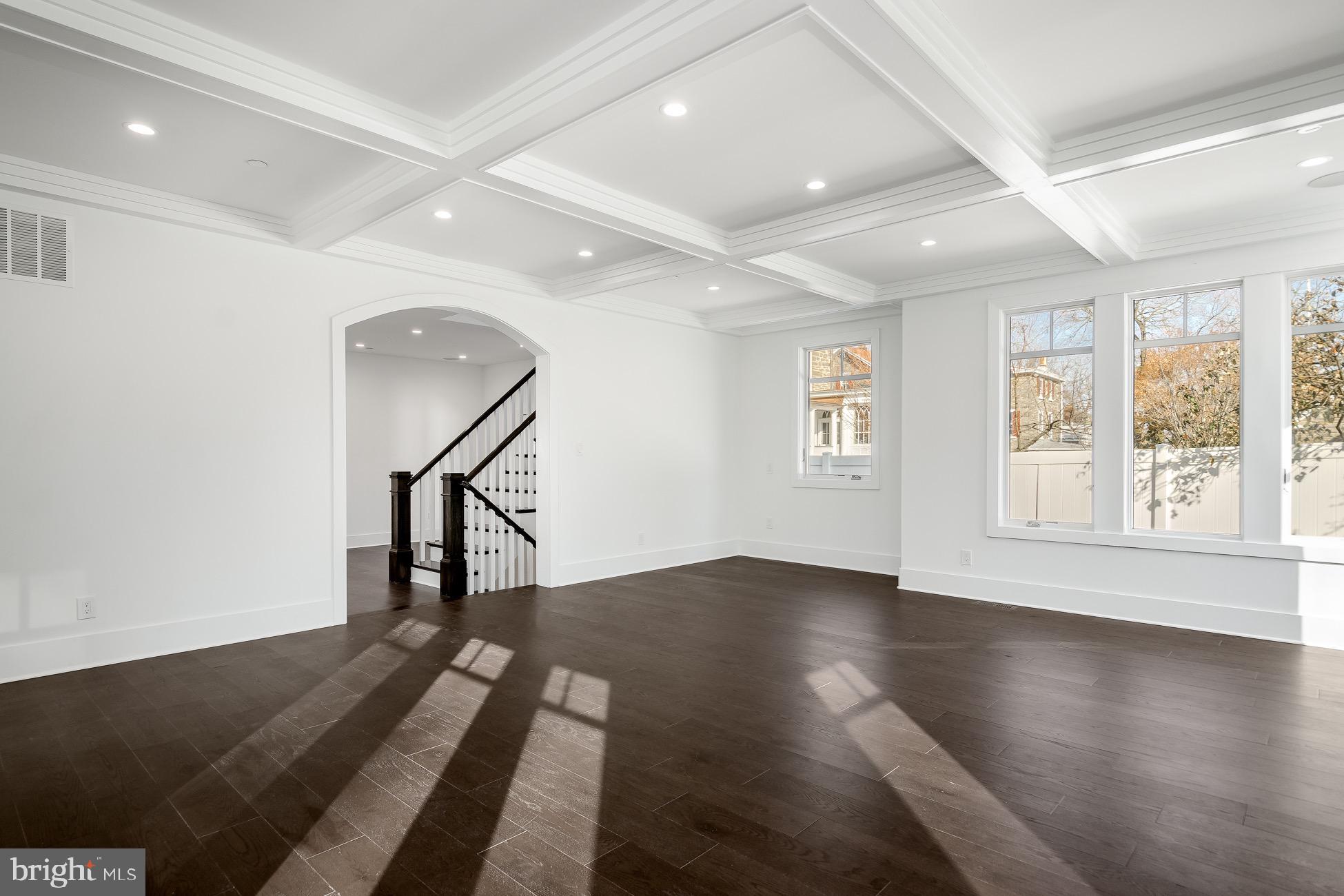 CHESTNUT HILL - Residential