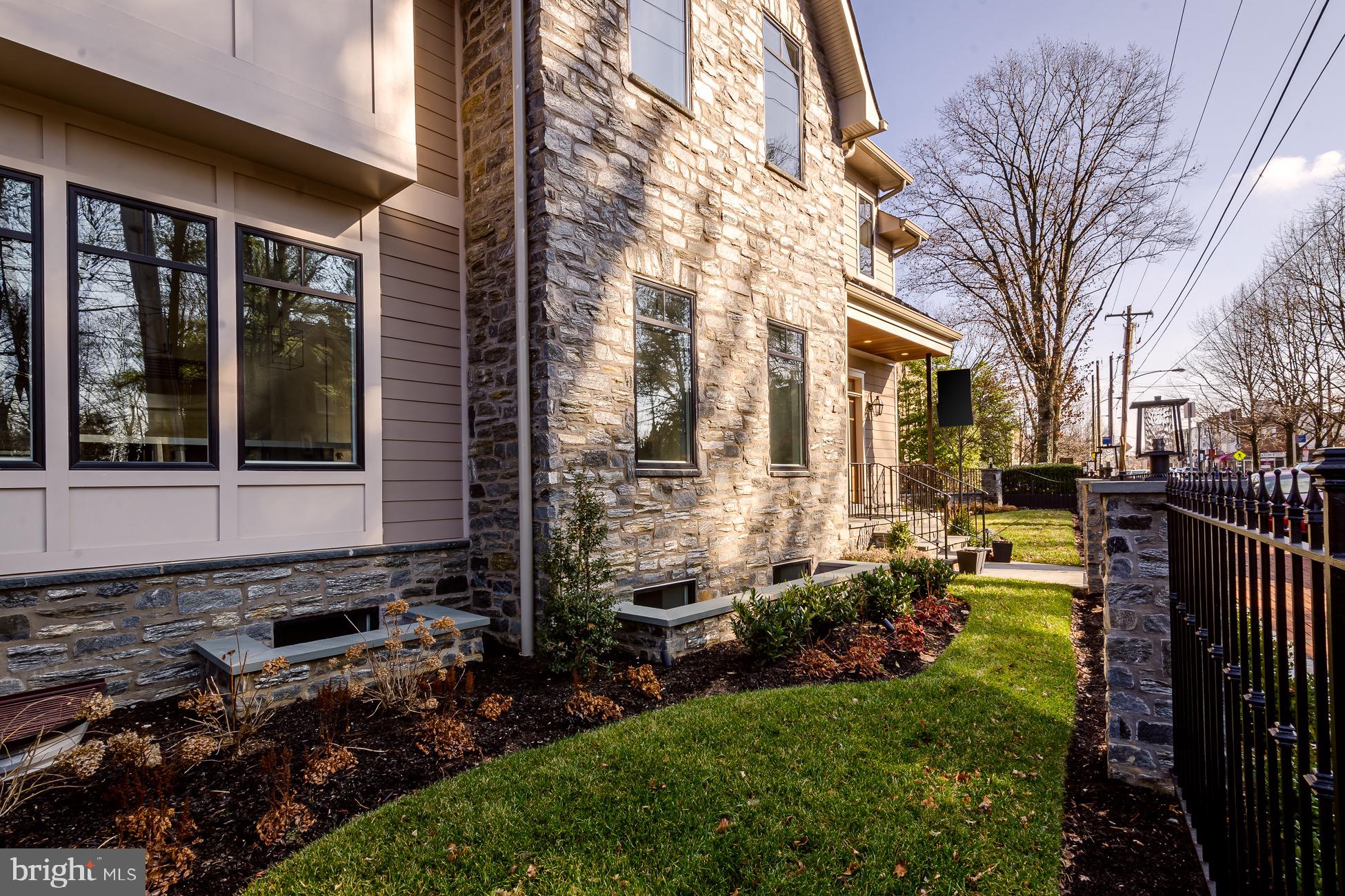 CHESTNUT HILL - Residential