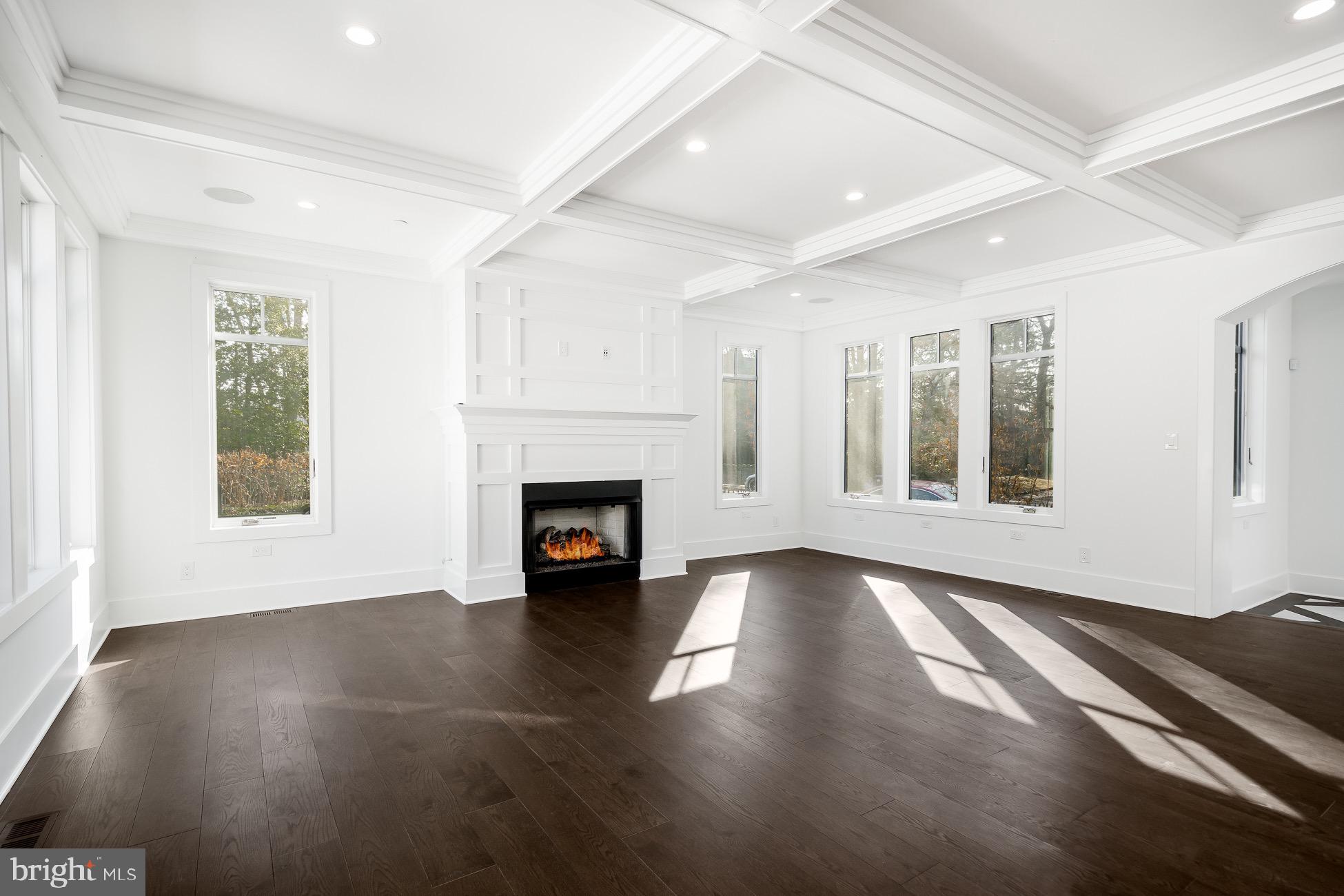 CHESTNUT HILL - Residential