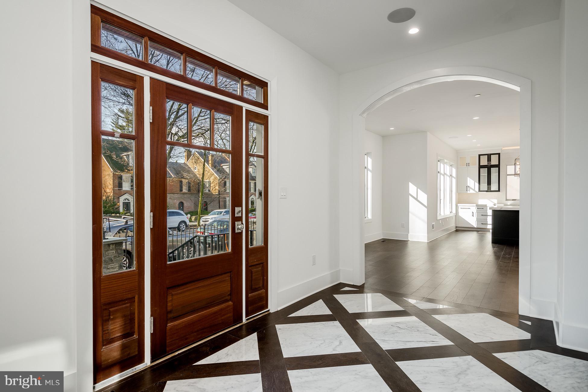 CHESTNUT HILL - Residential