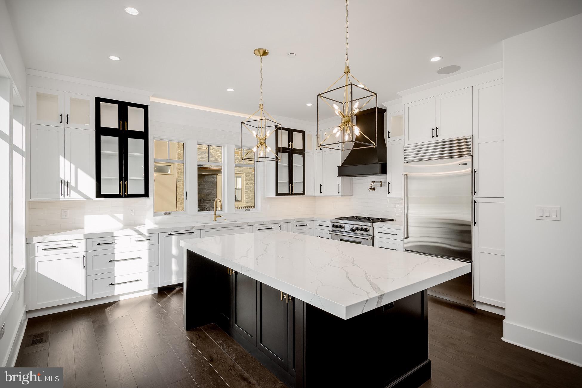 CHESTNUT HILL - Residential